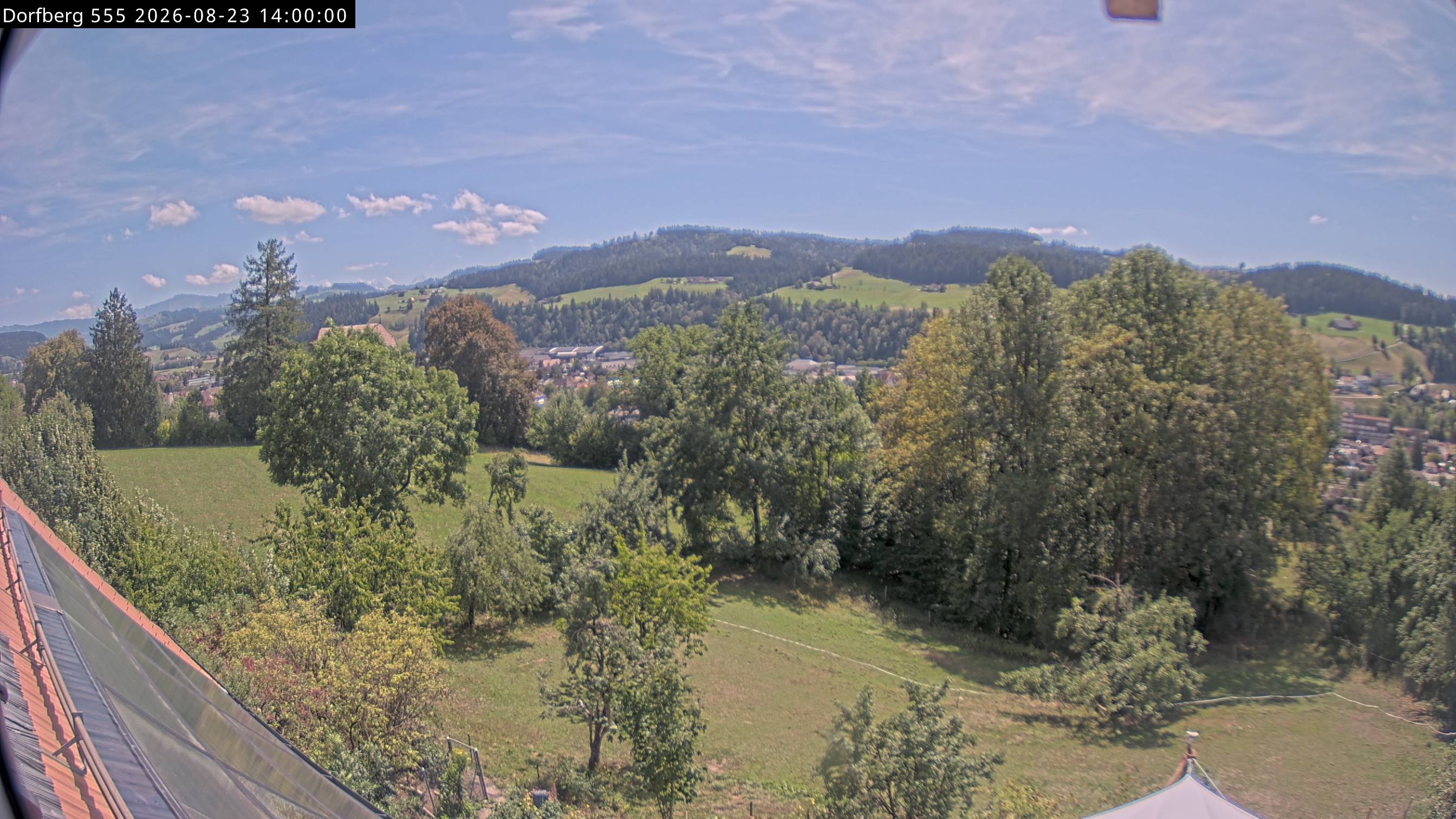 Webcam-Bild: Aussicht vom Dorfberg in Langnau 20260823-140000