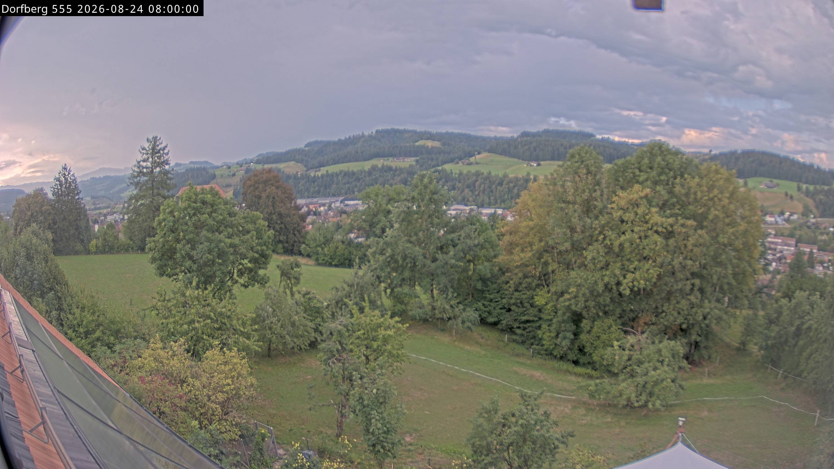 Webcam-Bild: Aussicht vom Dorfberg in Langnau 20260824-080000