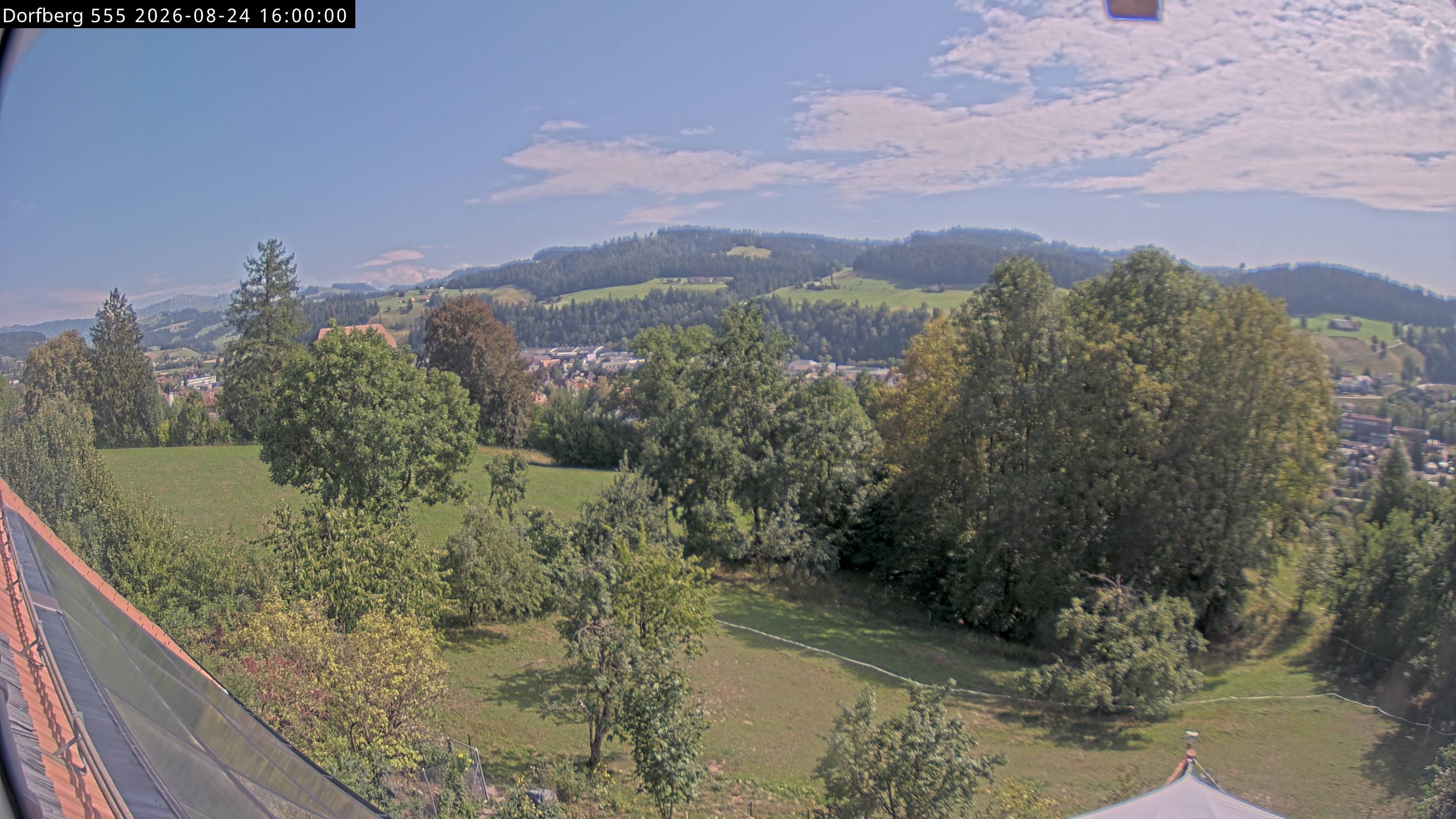 Webcam-Bild: Aussicht vom Dorfberg in Langnau 20260824-160000