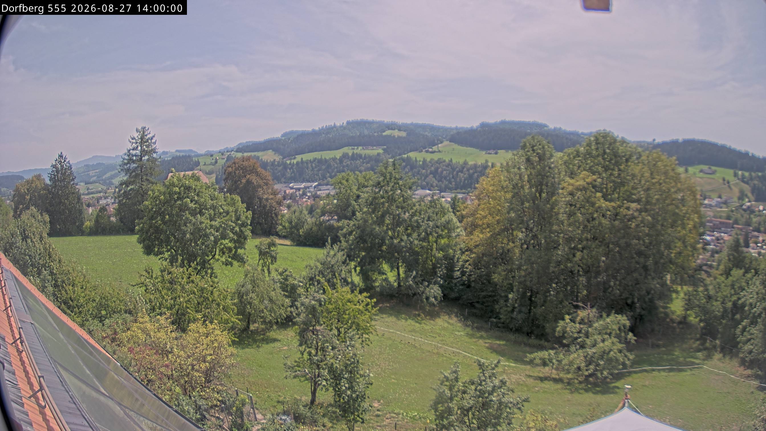 Webcam-Bild: Aussicht vom Dorfberg in Langnau 20260827-140000
