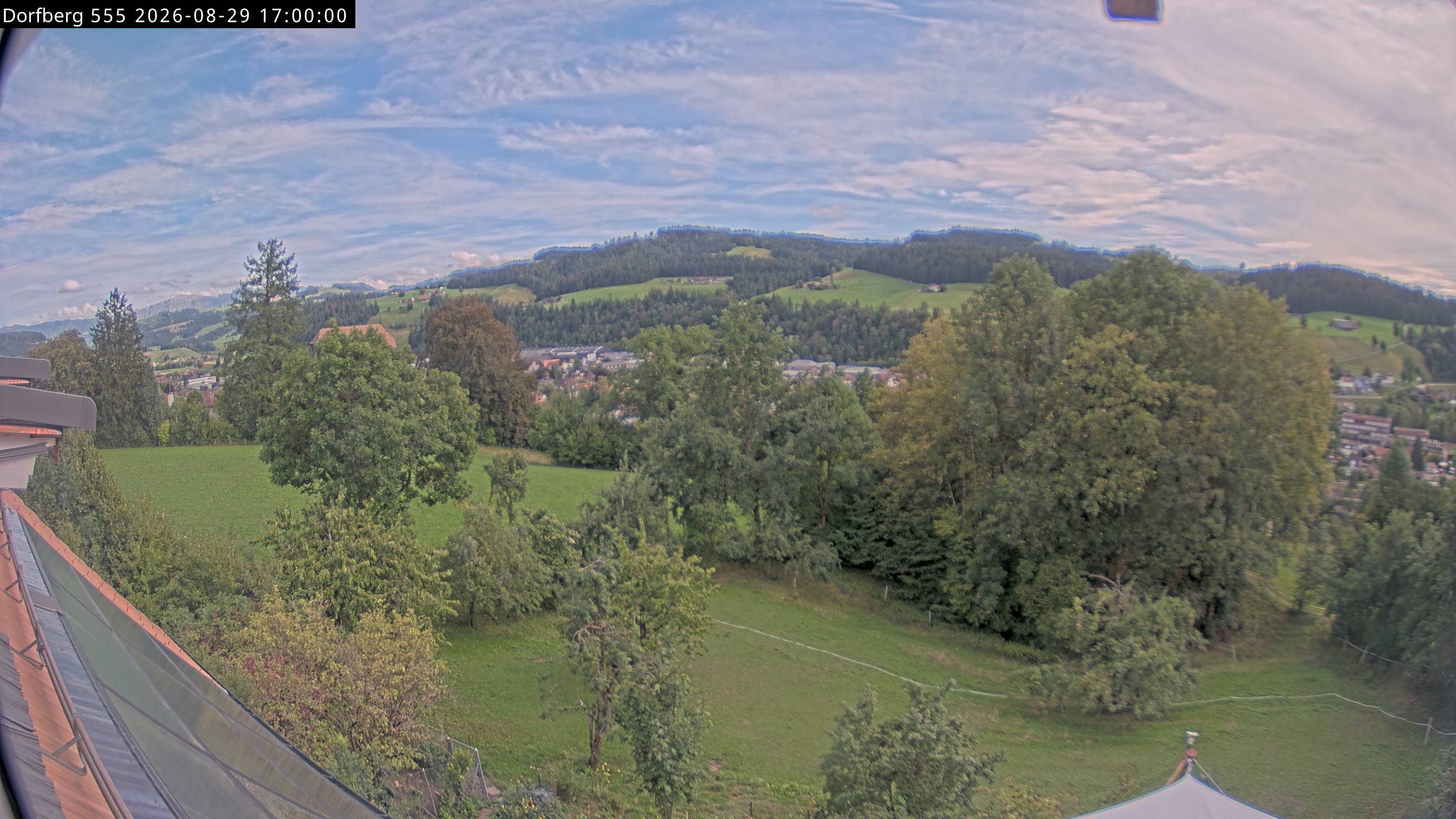 Webcam-Bild: Aussicht vom Dorfberg in Langnau 20260829-170000