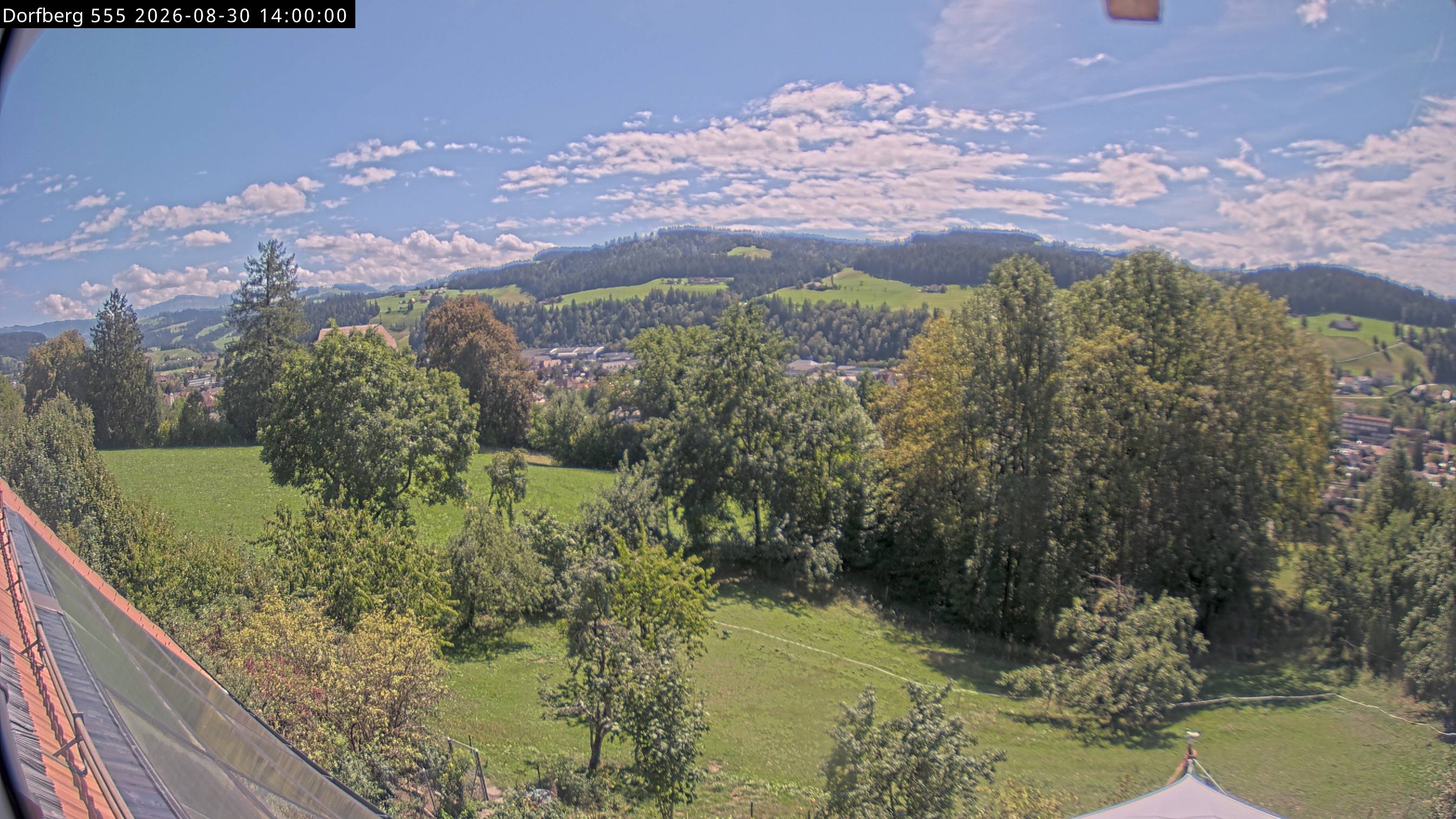 Webcam-Bild: Aussicht vom Dorfberg in Langnau 20260830-140000