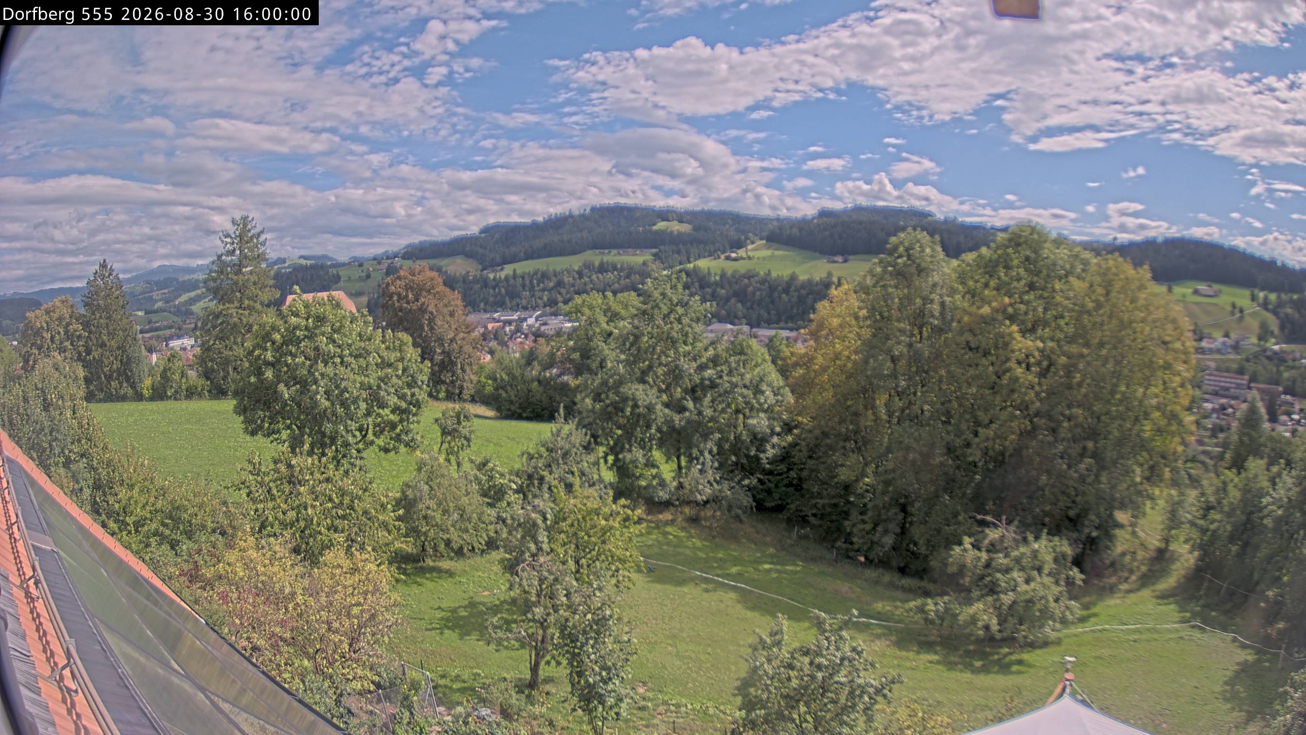 Webcam-Bild: Aussicht vom Dorfberg in Langnau 20260830-160000