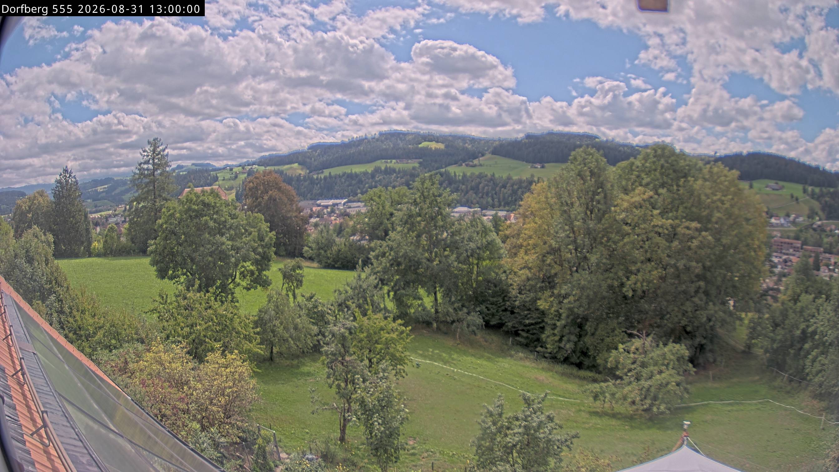 Webcam-Bild: Aussicht vom Dorfberg in Langnau 20260831-130000