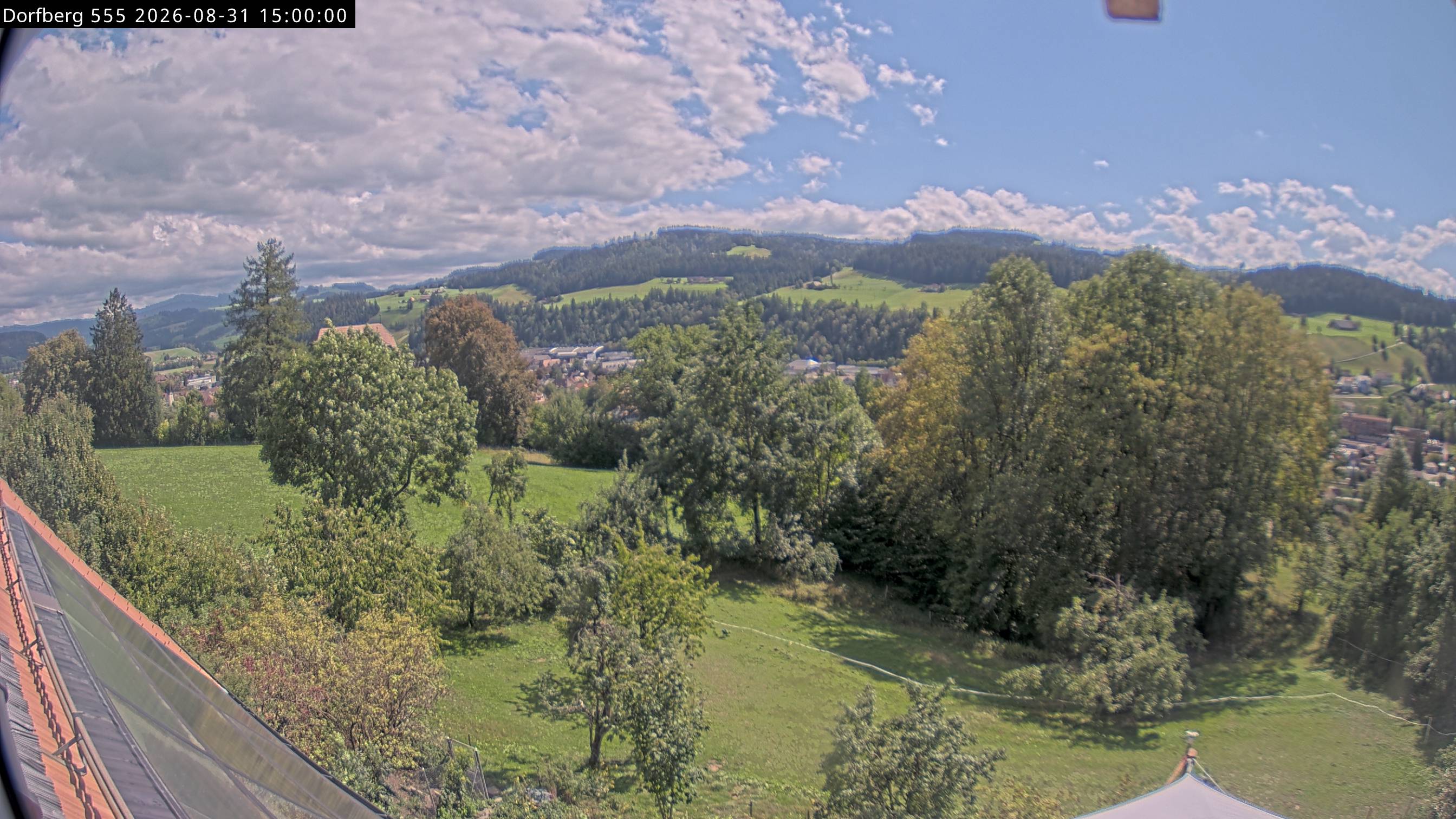 Webcam-Bild: Aussicht vom Dorfberg in Langnau 20260831-150000
