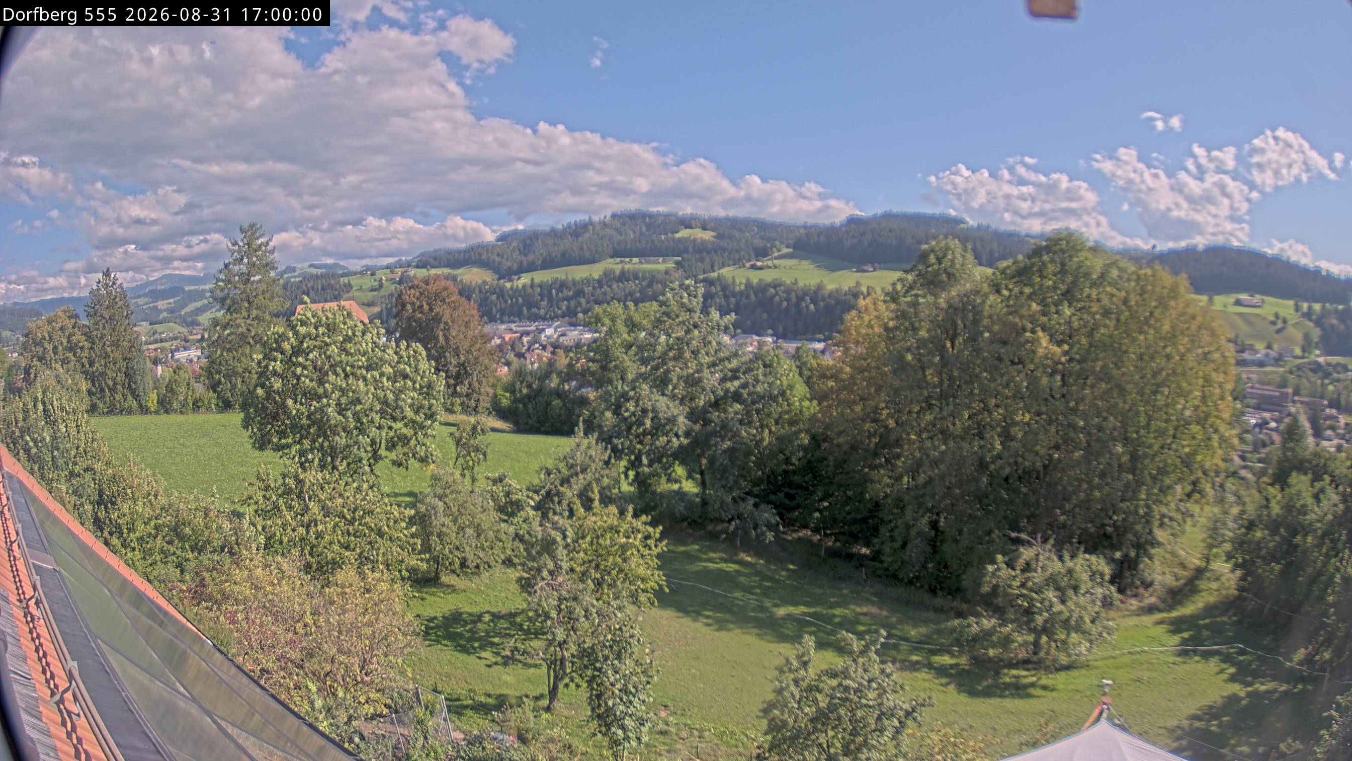 Webcam-Bild: Aussicht vom Dorfberg in Langnau 20260831-170000