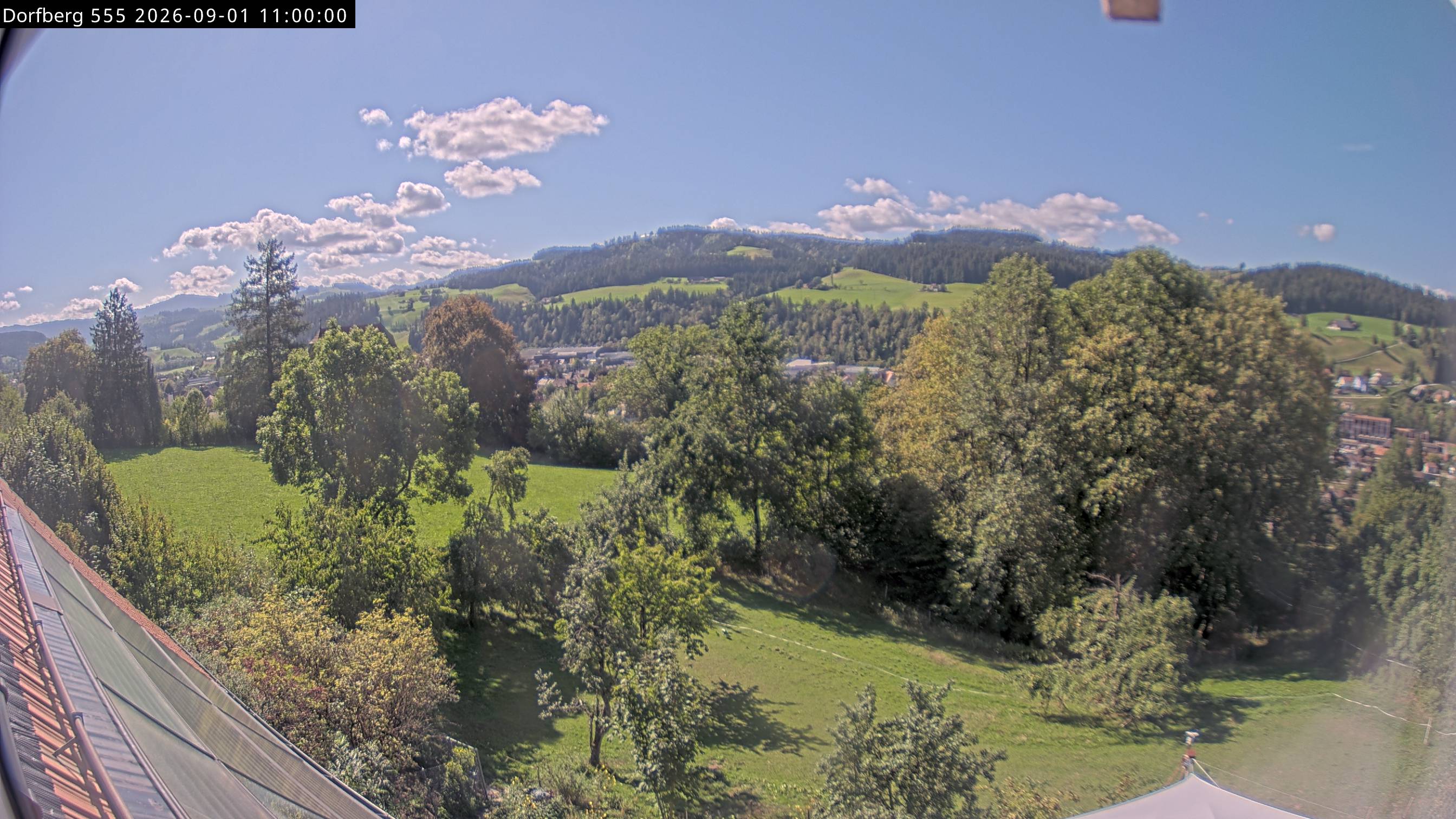 Webcam-Bild: Aussicht vom Dorfberg in Langnau 20260901-110000