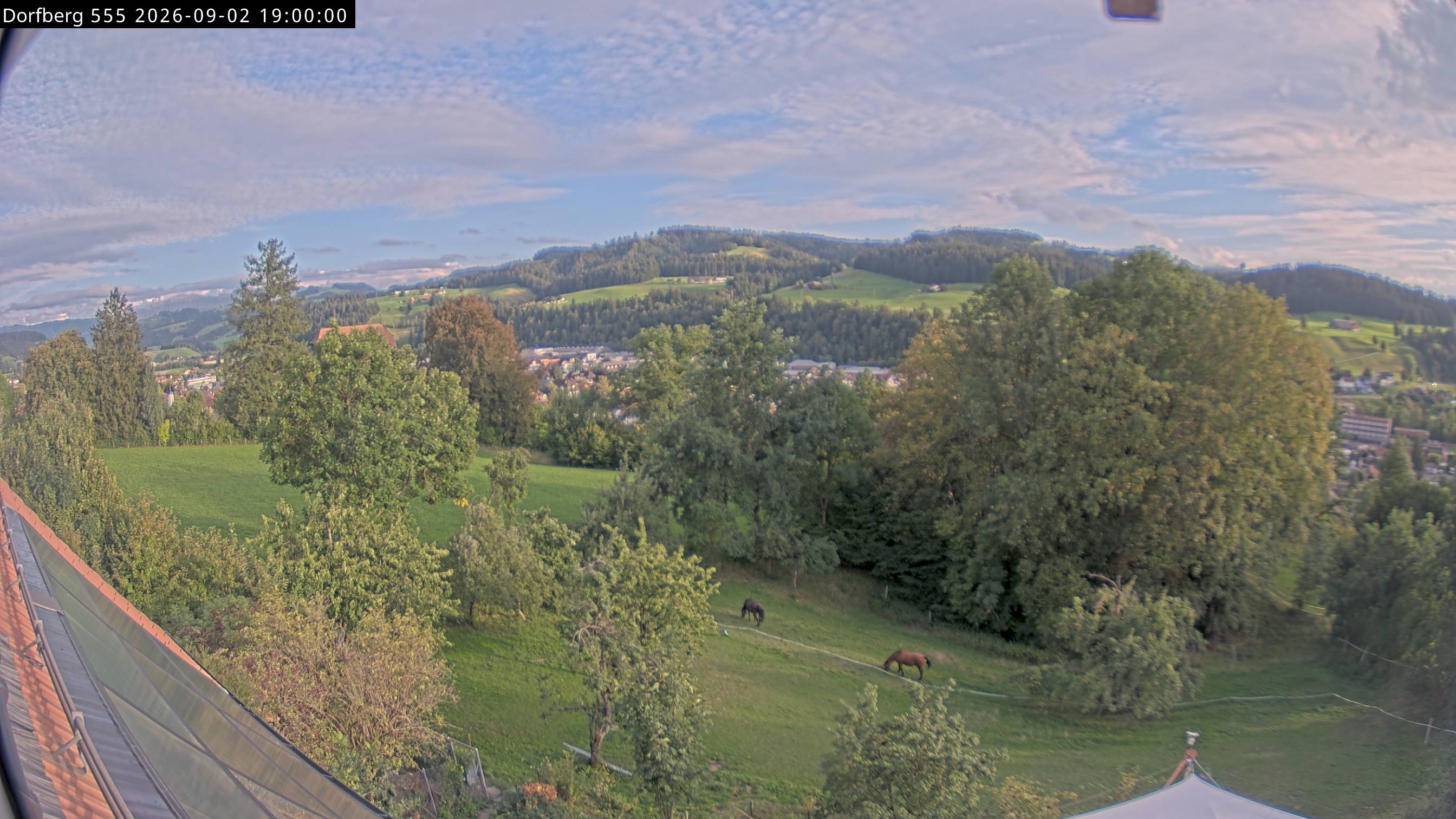 Webcam-Bild: Aussicht vom Dorfberg in Langnau 20260902-190000