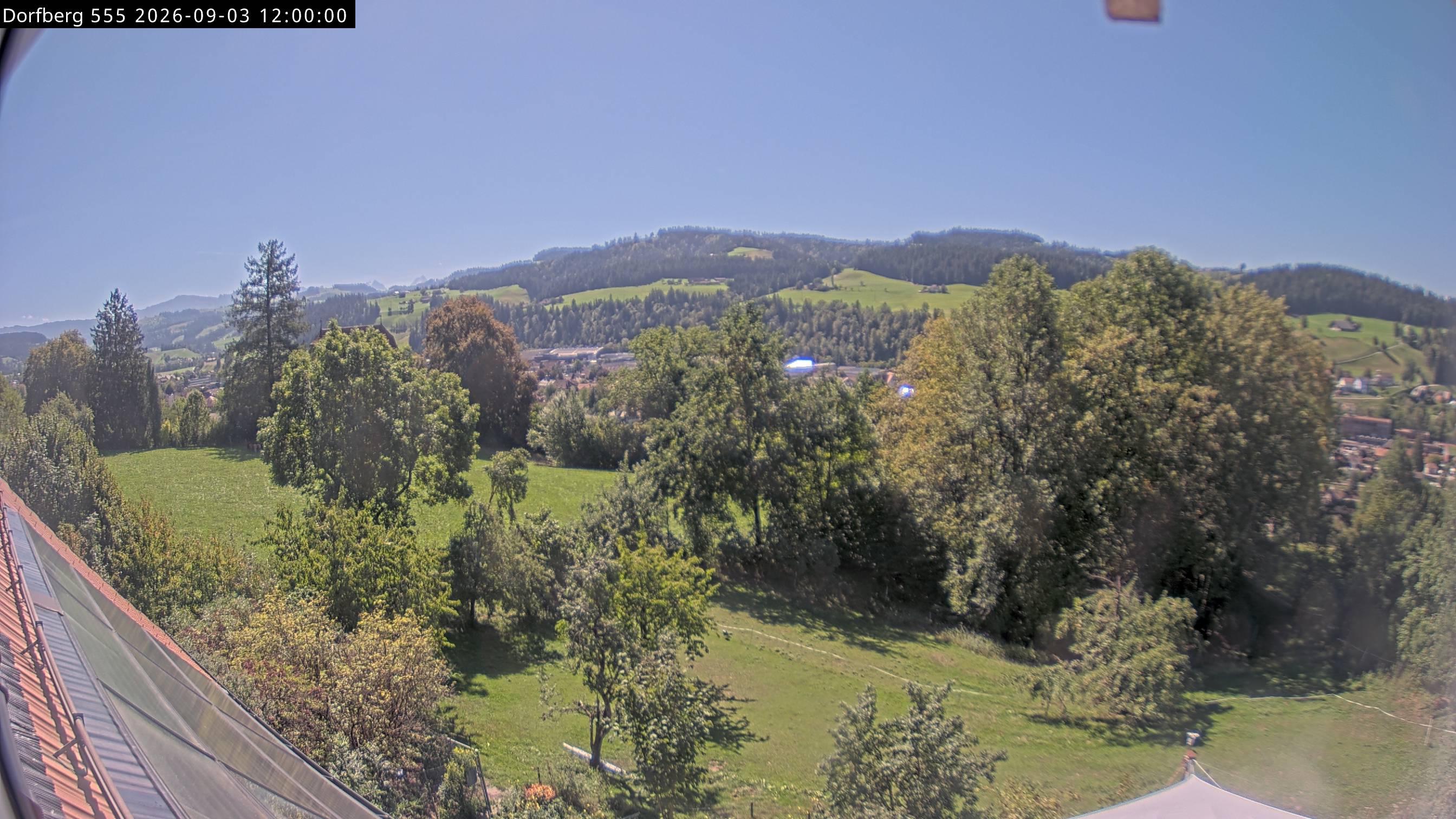 Webcam-Bild: Aussicht vom Dorfberg in Langnau 20260903-120000