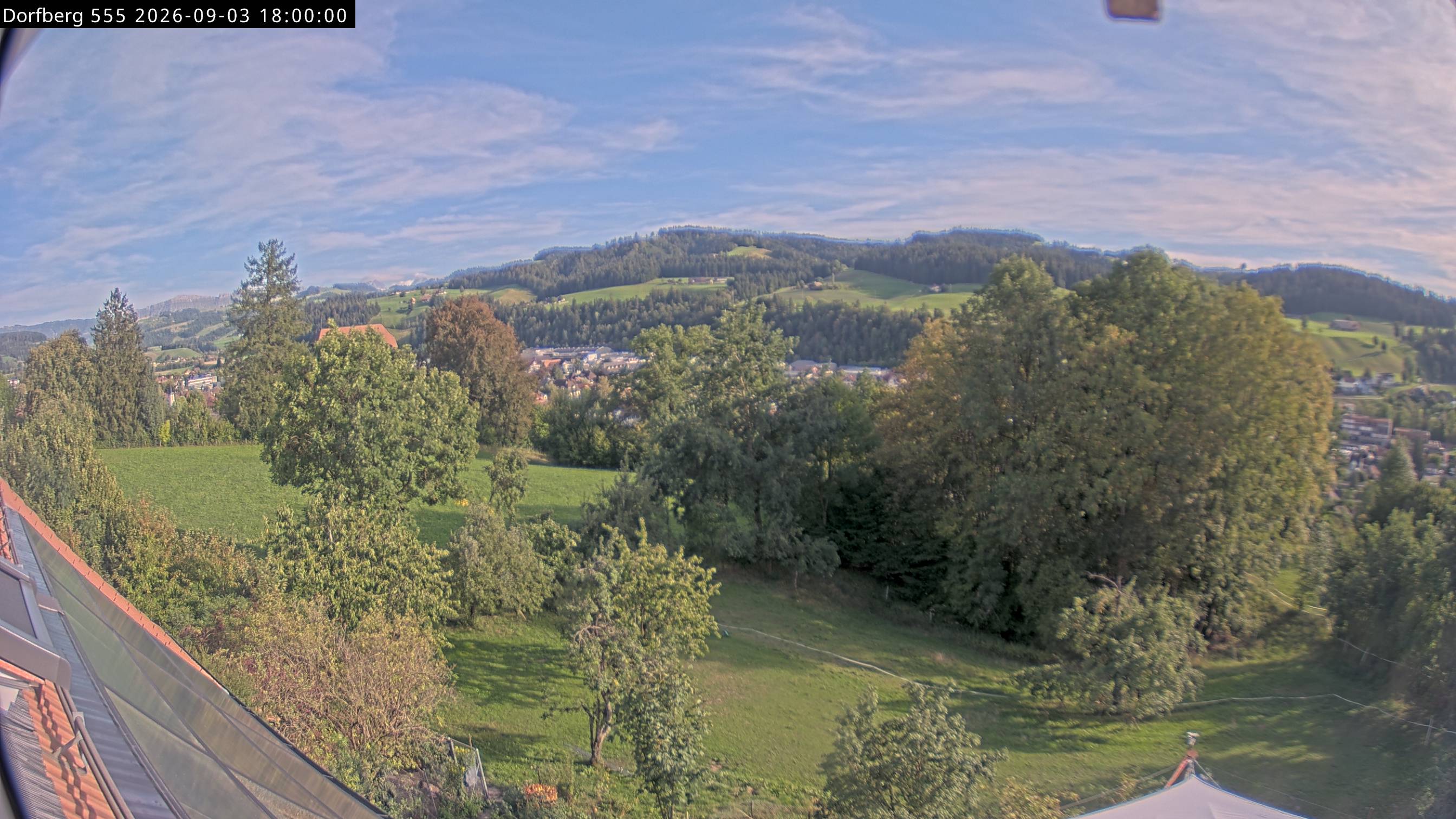 Webcam-Bild: Aussicht vom Dorfberg in Langnau 20260903-180000
