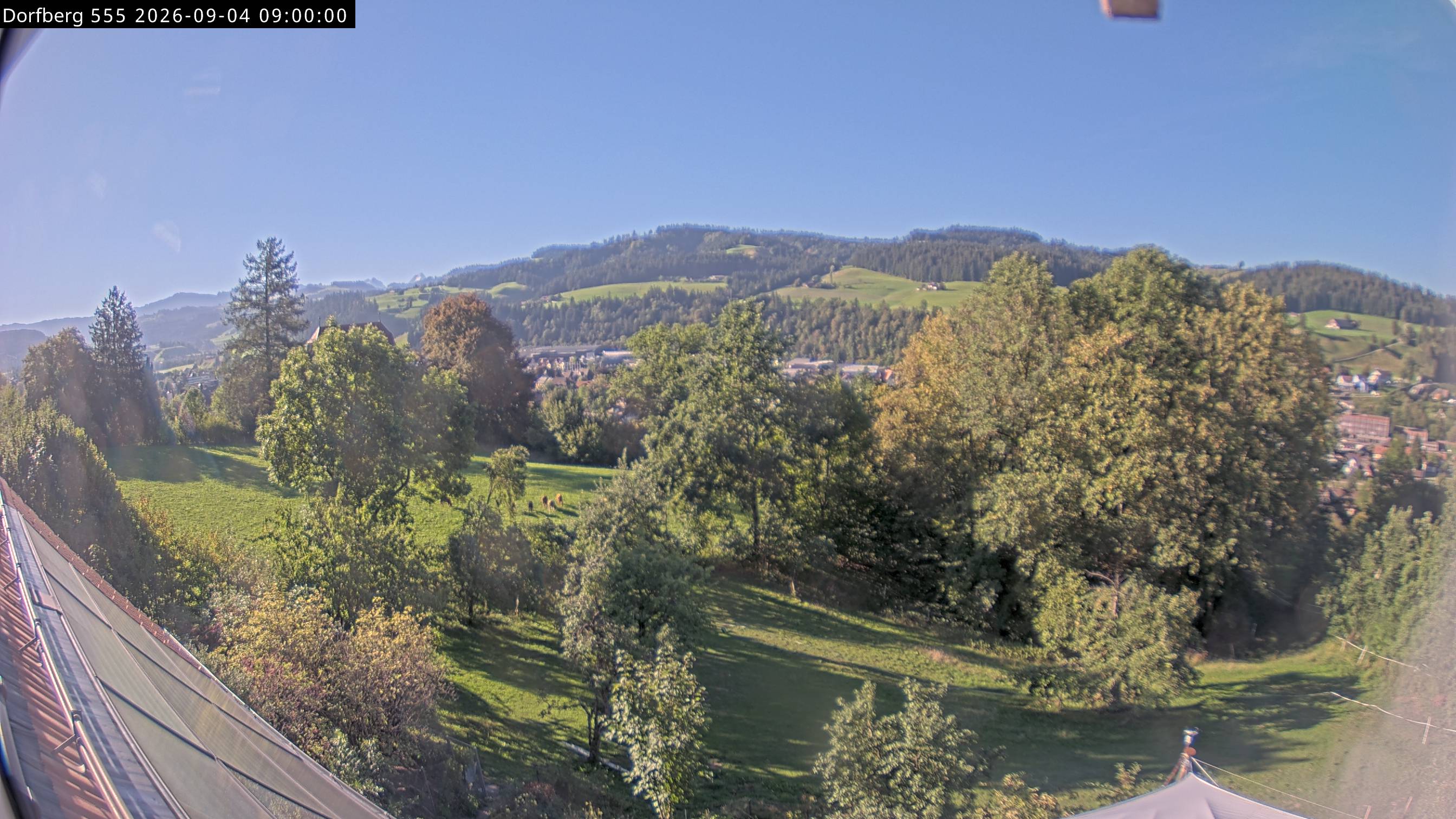 Webcam-Bild: Aussicht vom Dorfberg in Langnau 20260904-090000