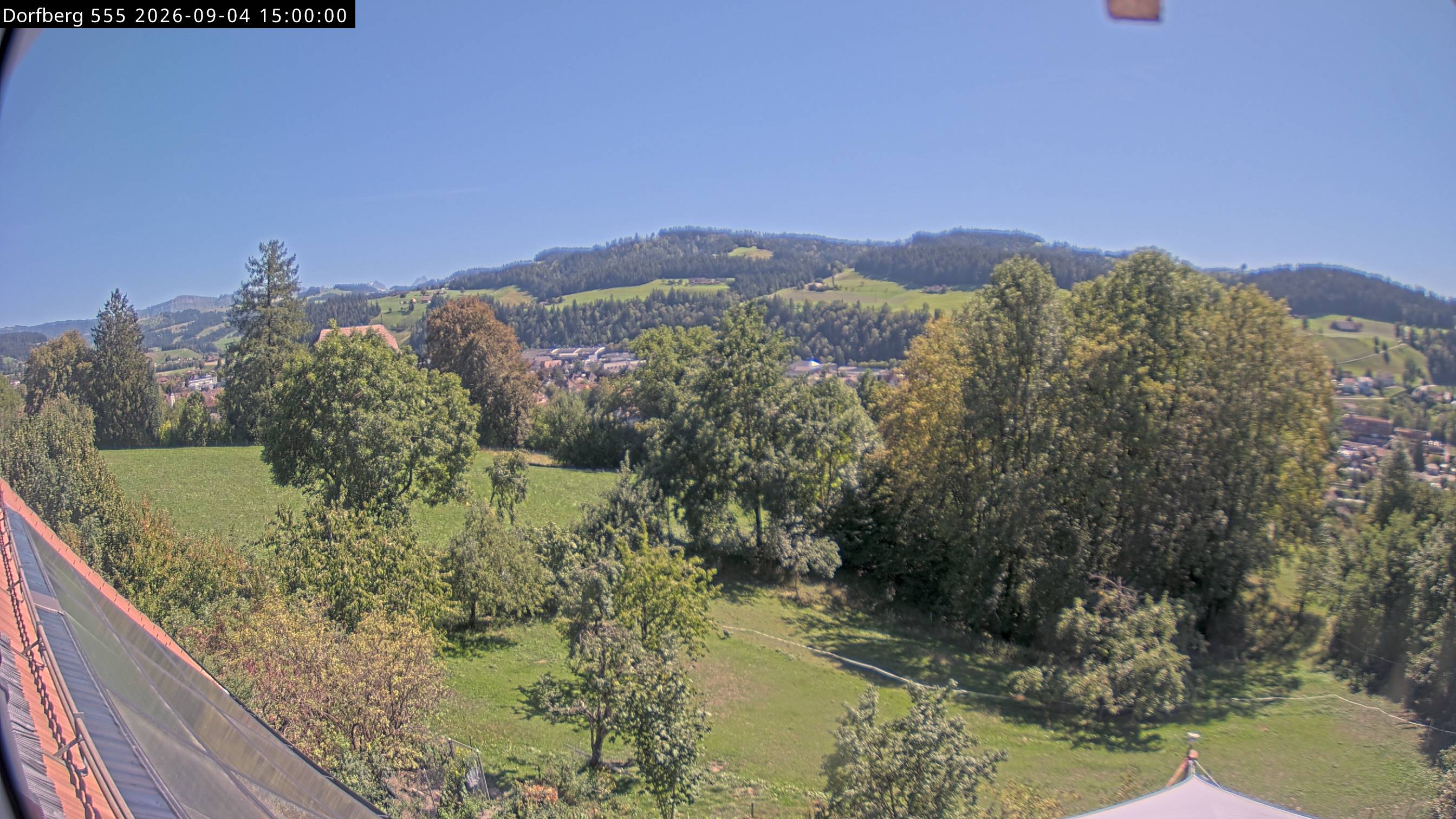 Webcam-Bild: Aussicht vom Dorfberg in Langnau 20260904-150000