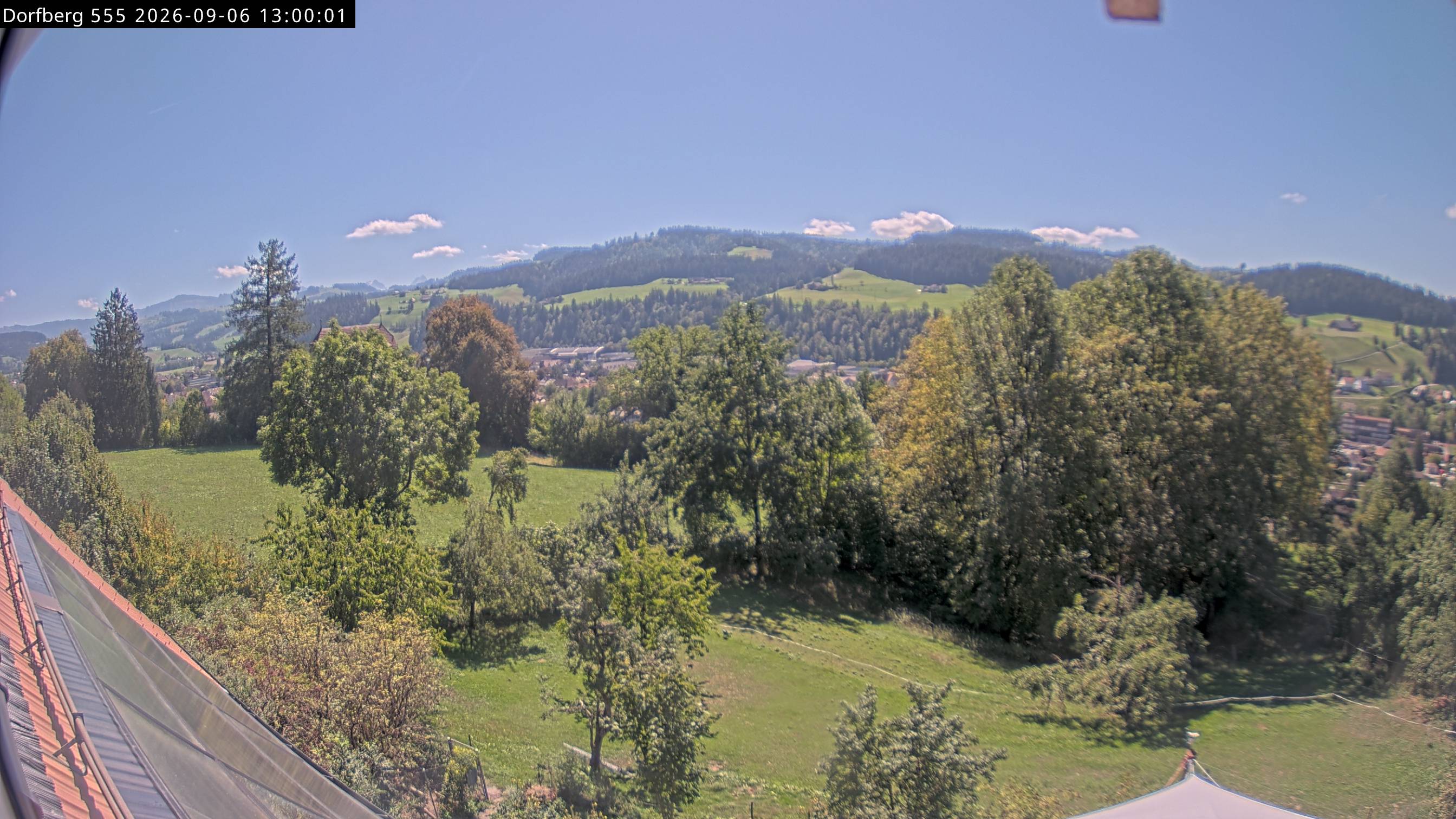 Webcam-Bild: Aussicht vom Dorfberg in Langnau 20260906-130000