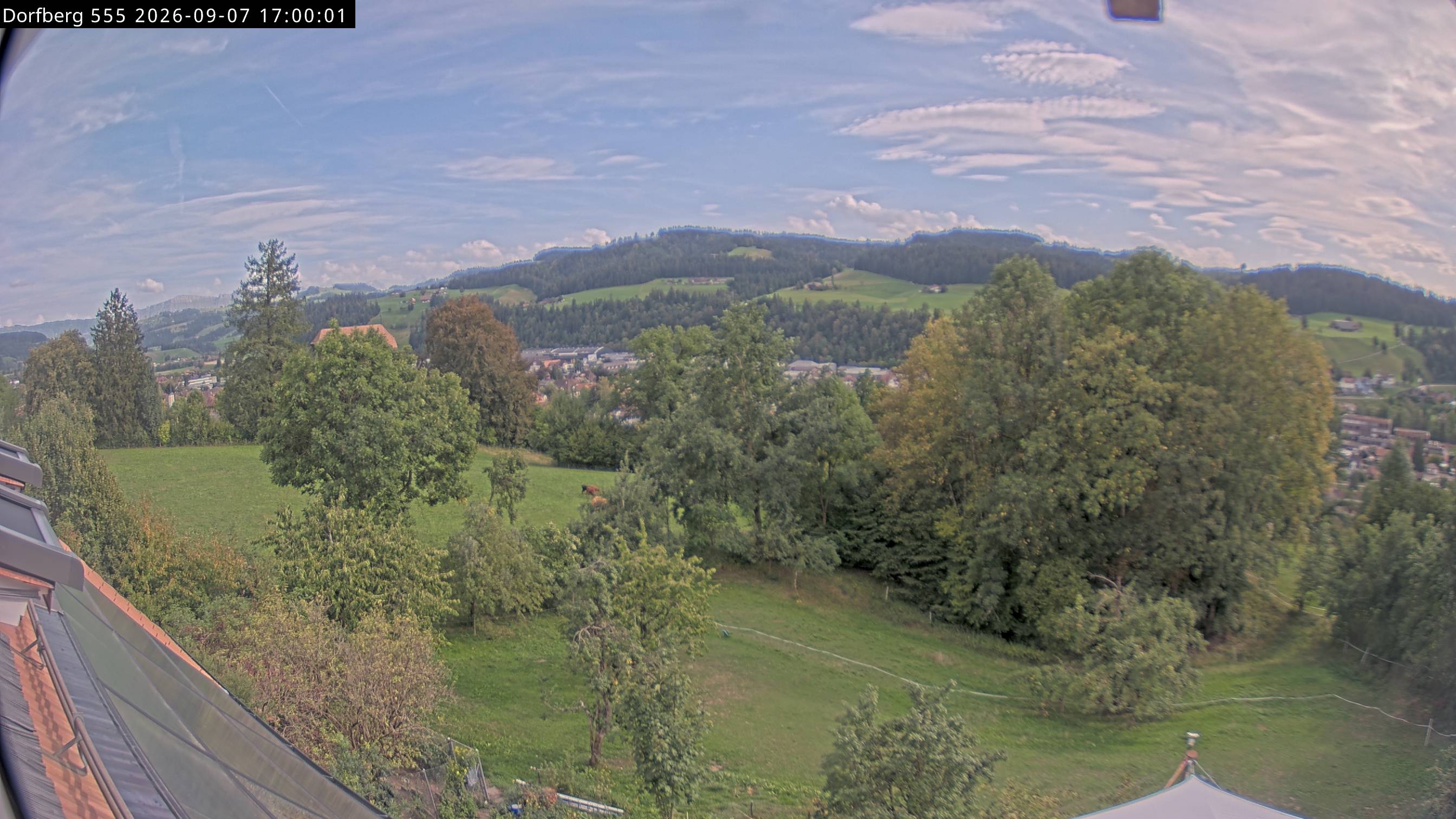 Webcam-Bild: Aussicht vom Dorfberg in Langnau 20260907-170000