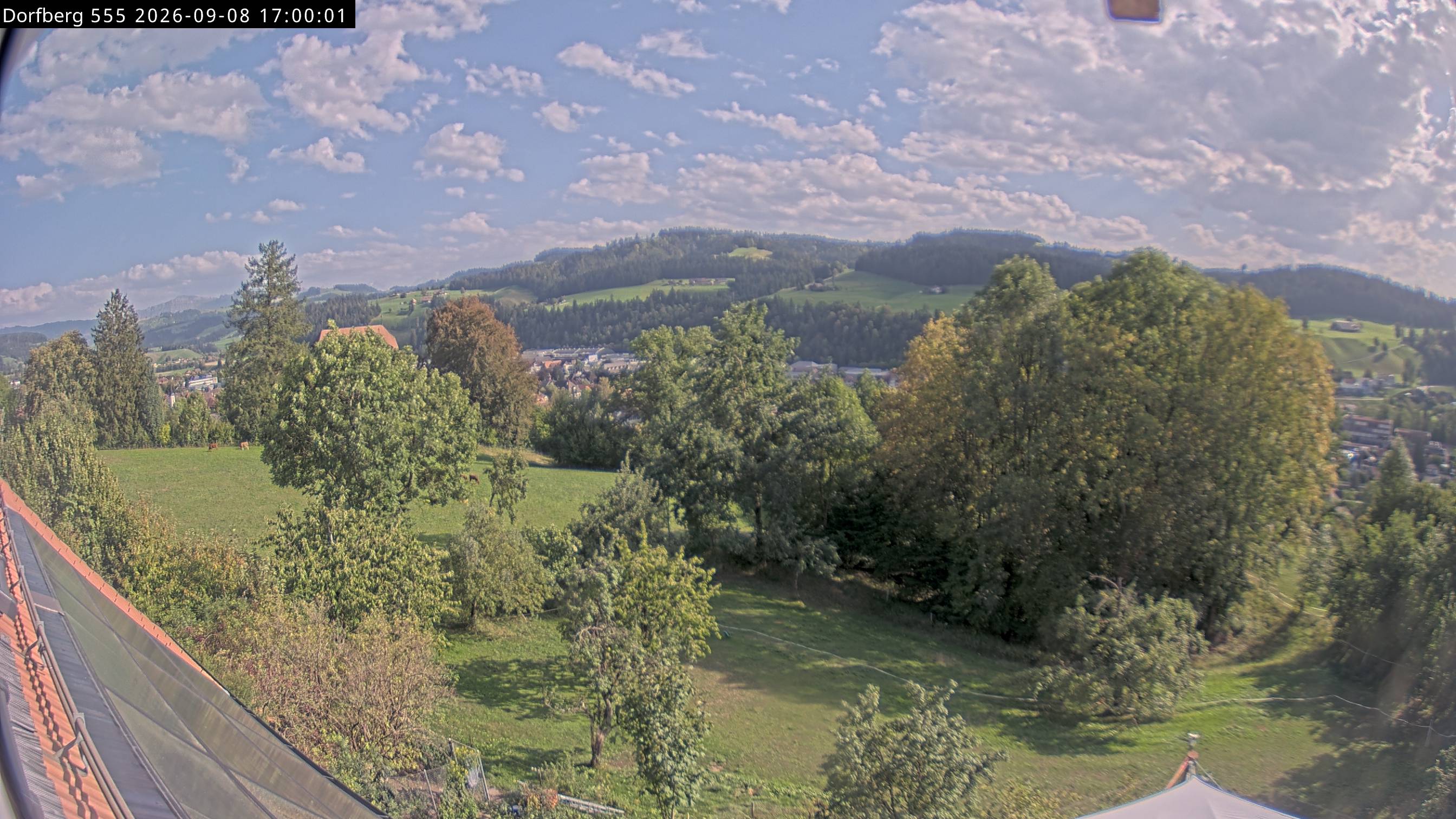 Webcam-Bild: Aussicht vom Dorfberg in Langnau 20260908-170000