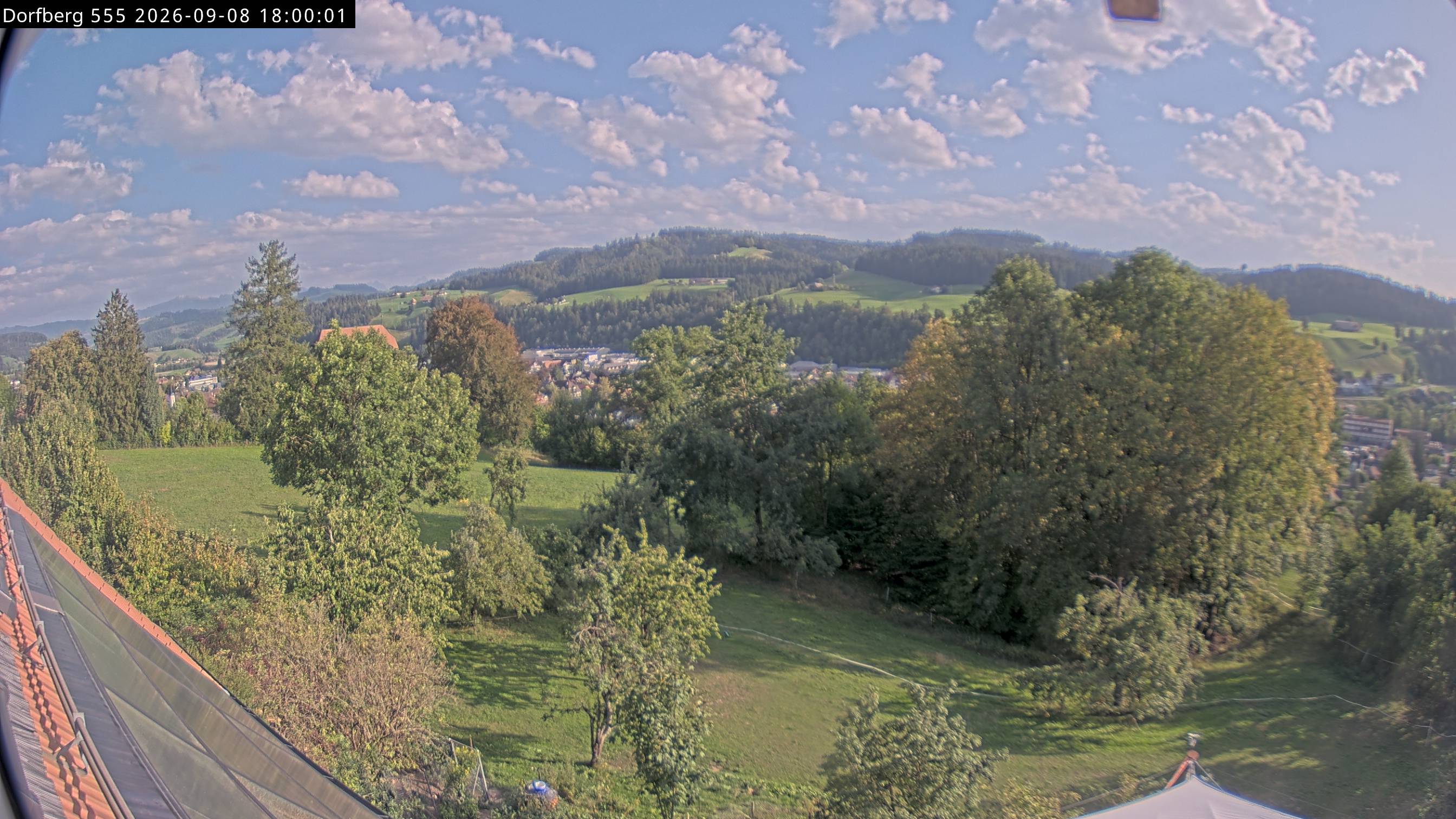 Webcam-Bild: Aussicht vom Dorfberg in Langnau 20260908-180000