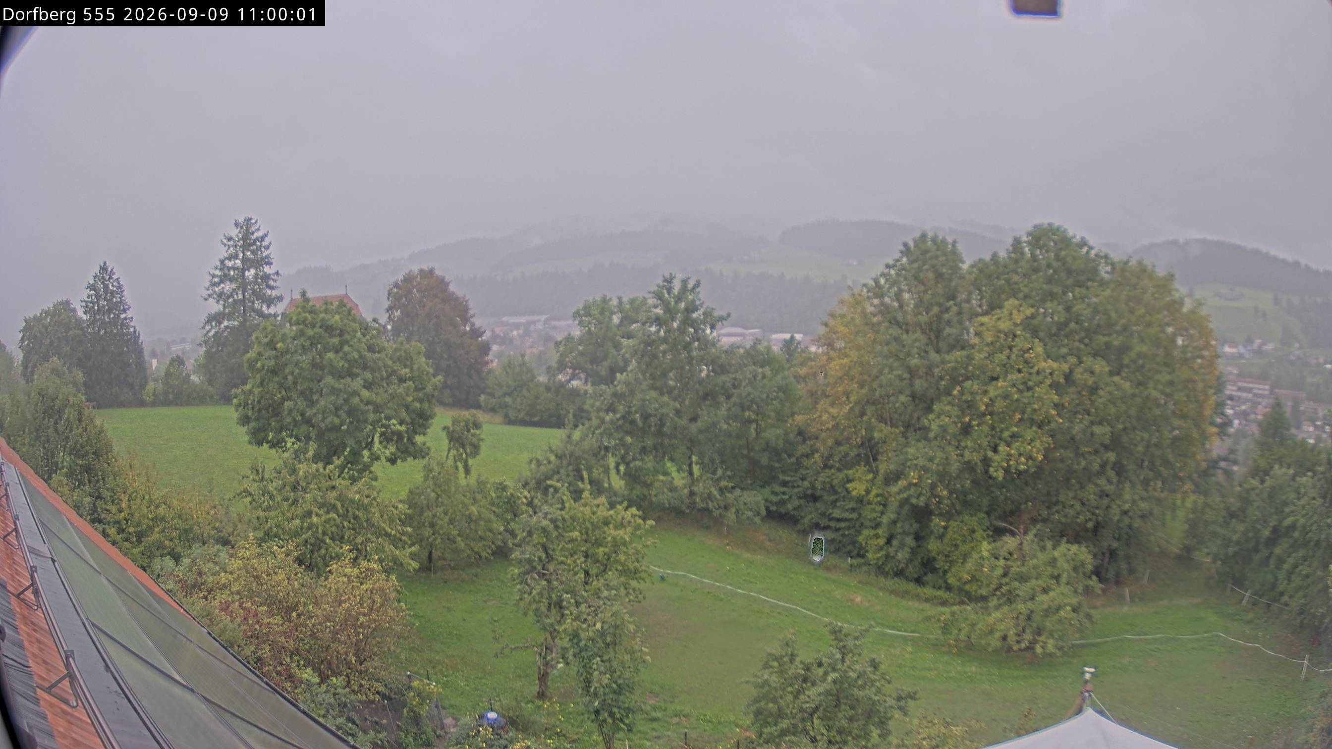 Webcam-Bild: Aussicht vom Dorfberg in Langnau 20260909-110000