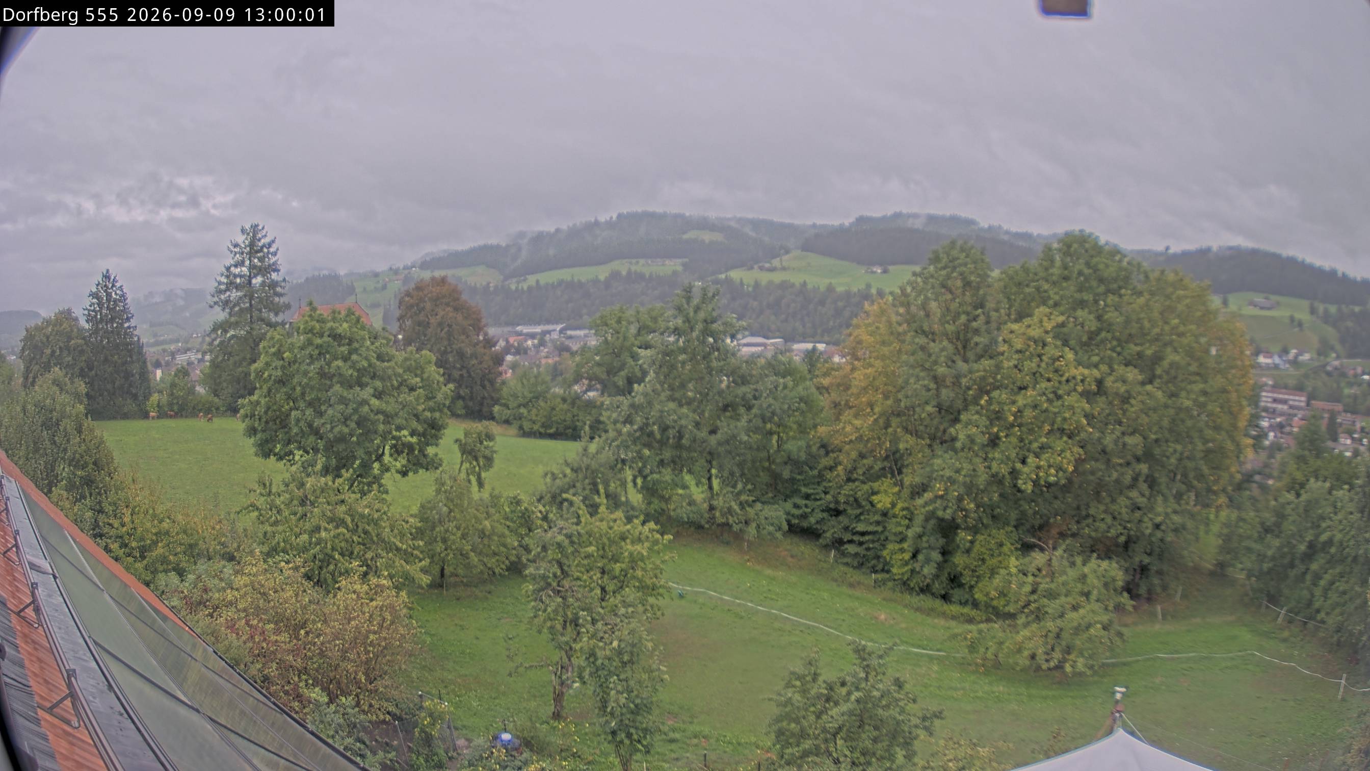 Webcam-Bild: Aussicht vom Dorfberg in Langnau 20260909-130000
