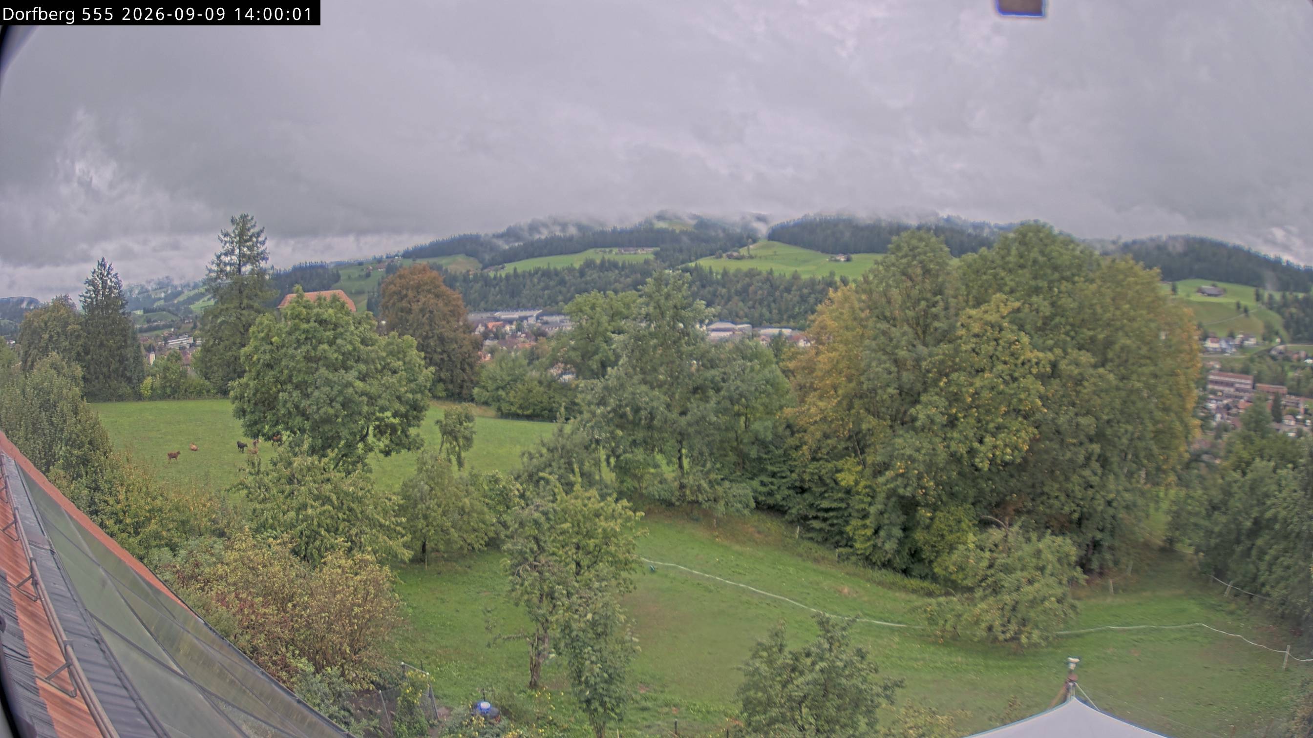 Webcam-Bild: Aussicht vom Dorfberg in Langnau 20260909-140000