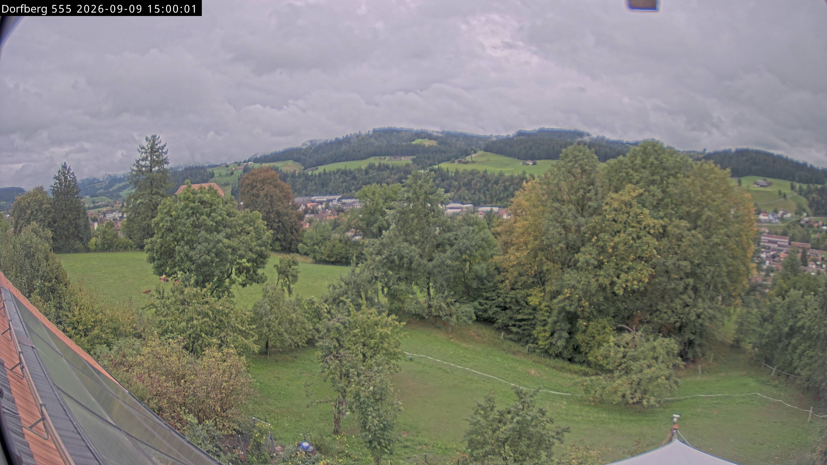Webcam-Bild: Aussicht vom Dorfberg in Langnau 20260909-150000