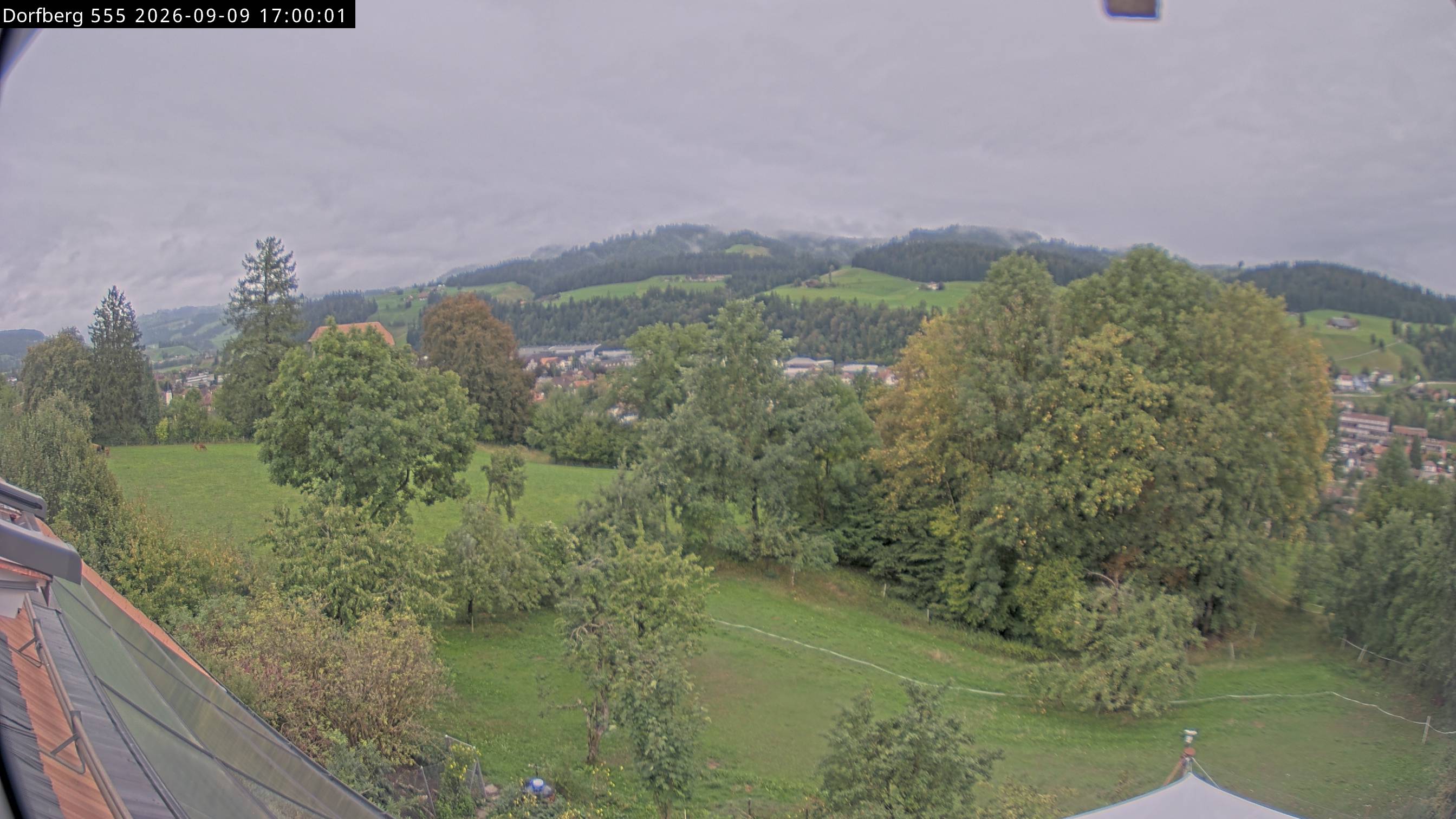 Webcam-Bild: Aussicht vom Dorfberg in Langnau 20260909-170000