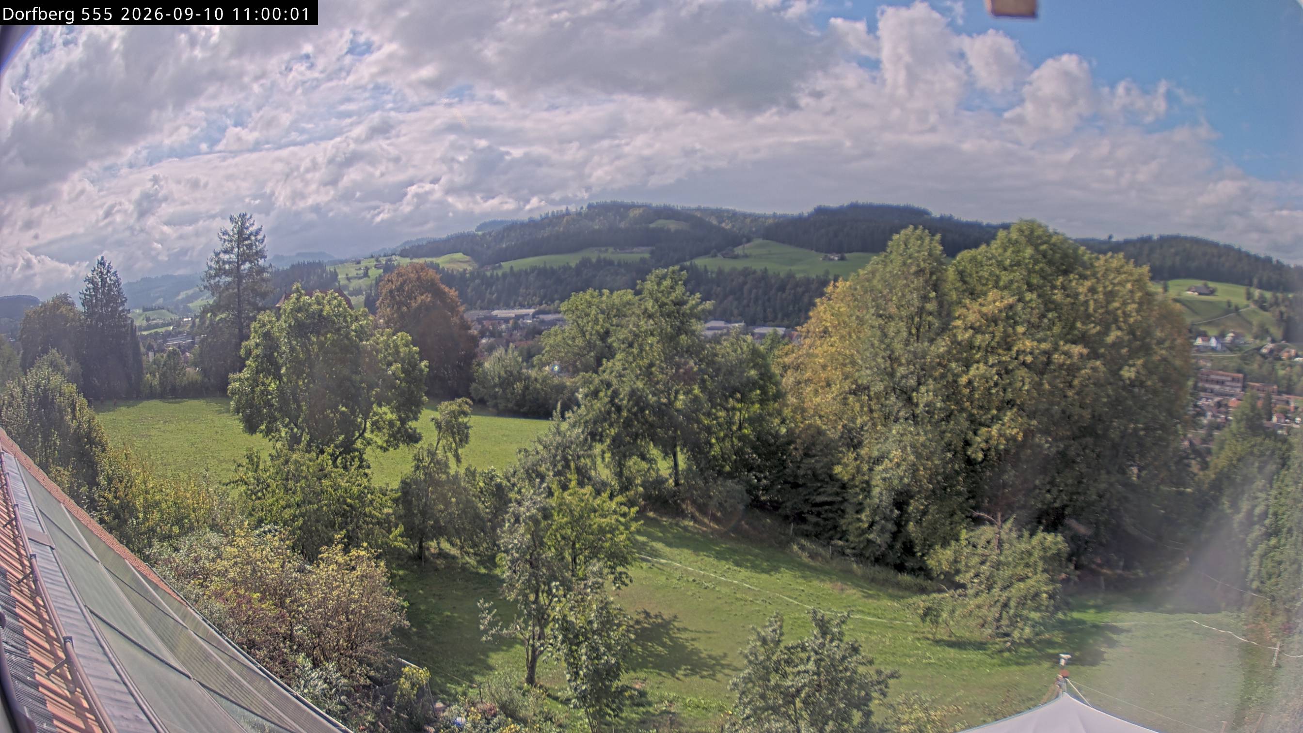Webcam-Bild: Aussicht vom Dorfberg in Langnau 20260910-110000