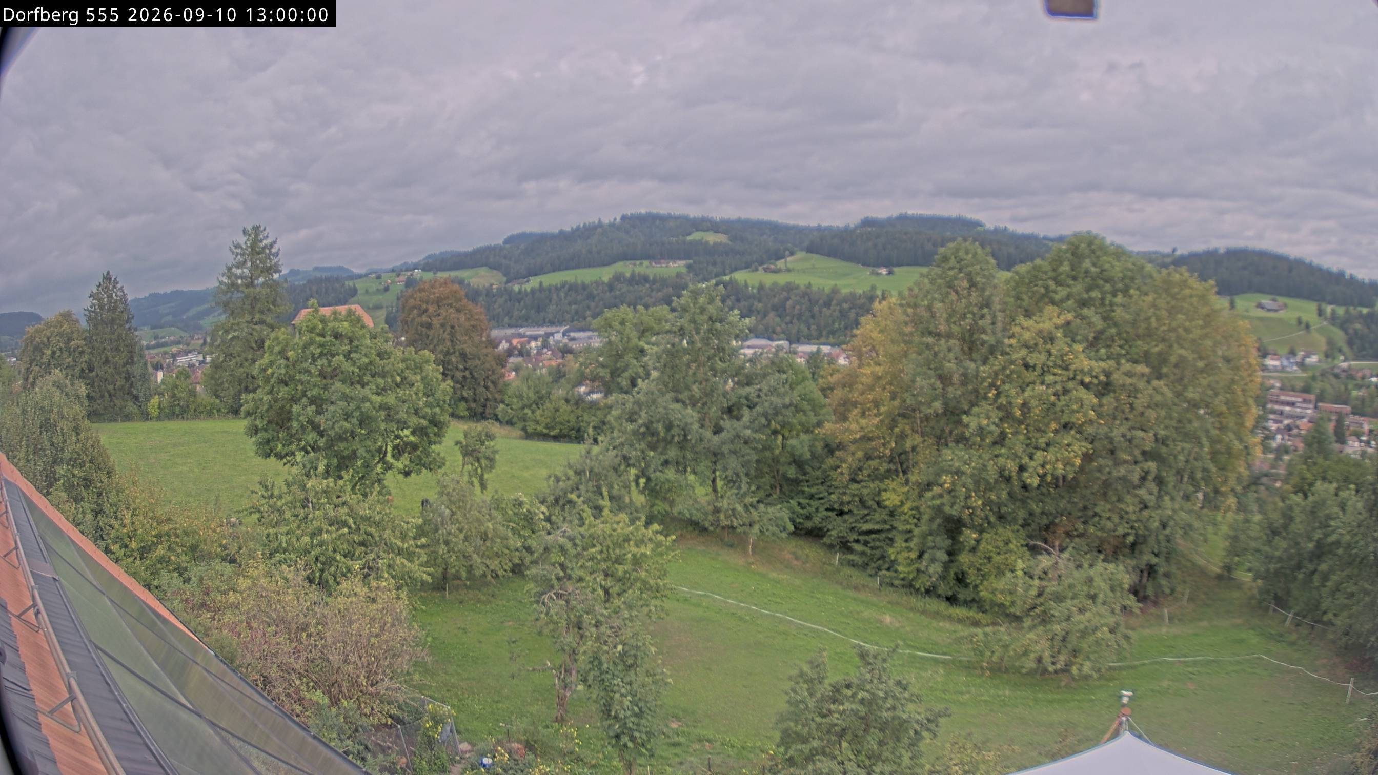 Webcam-Bild: Aussicht vom Dorfberg in Langnau 20260910-130000
