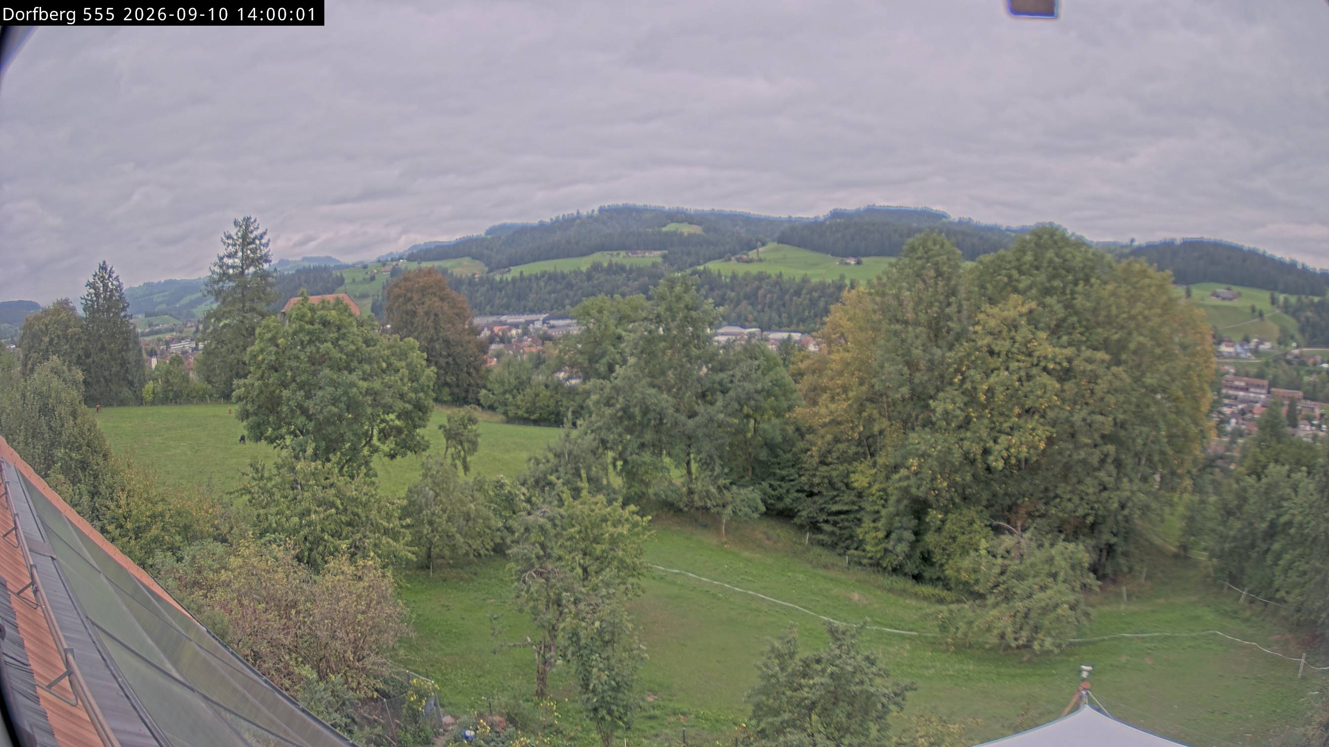 Webcam-Bild: Aussicht vom Dorfberg in Langnau 20260910-140000