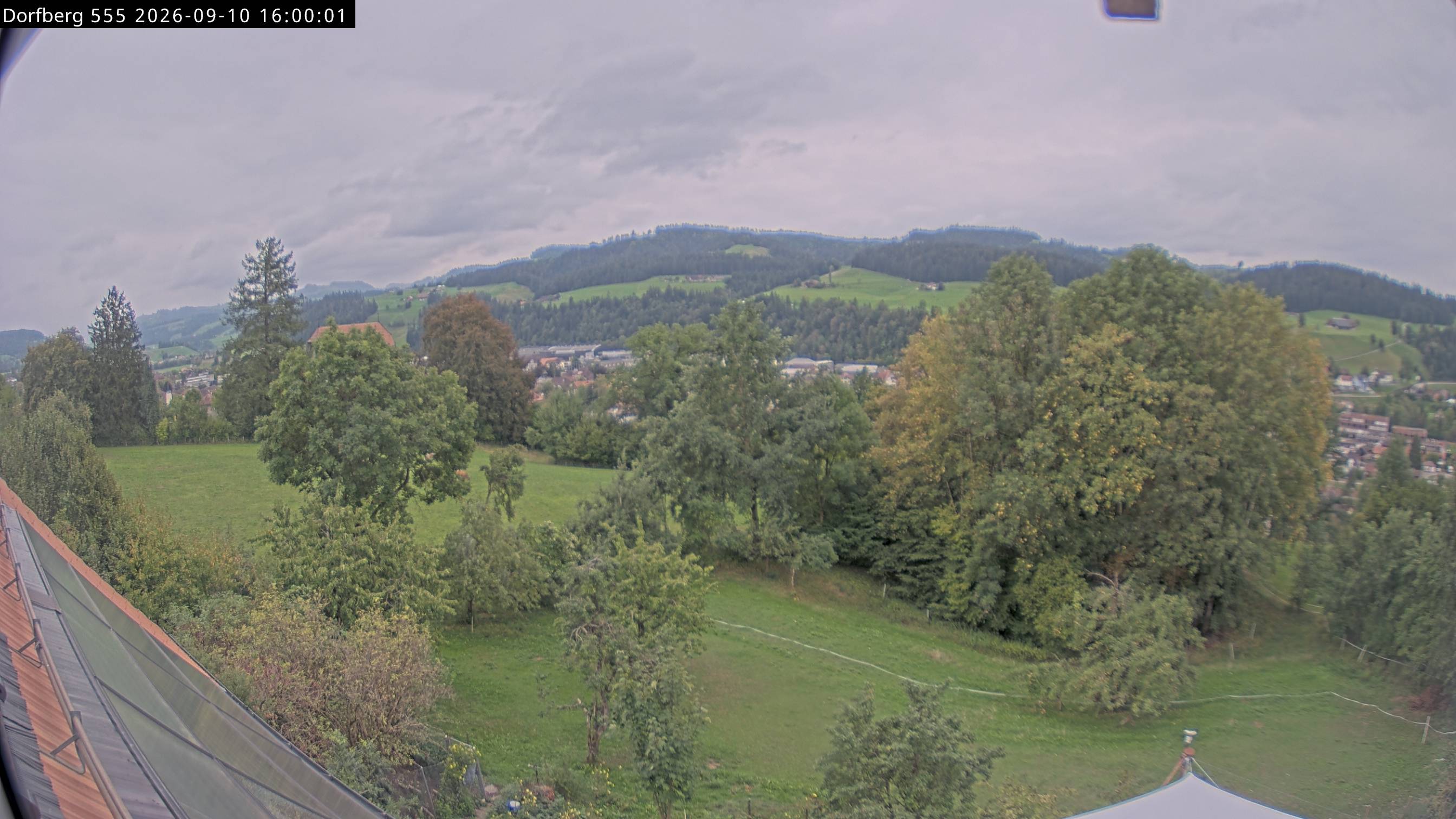 Webcam-Bild: Aussicht vom Dorfberg in Langnau 20260910-160000