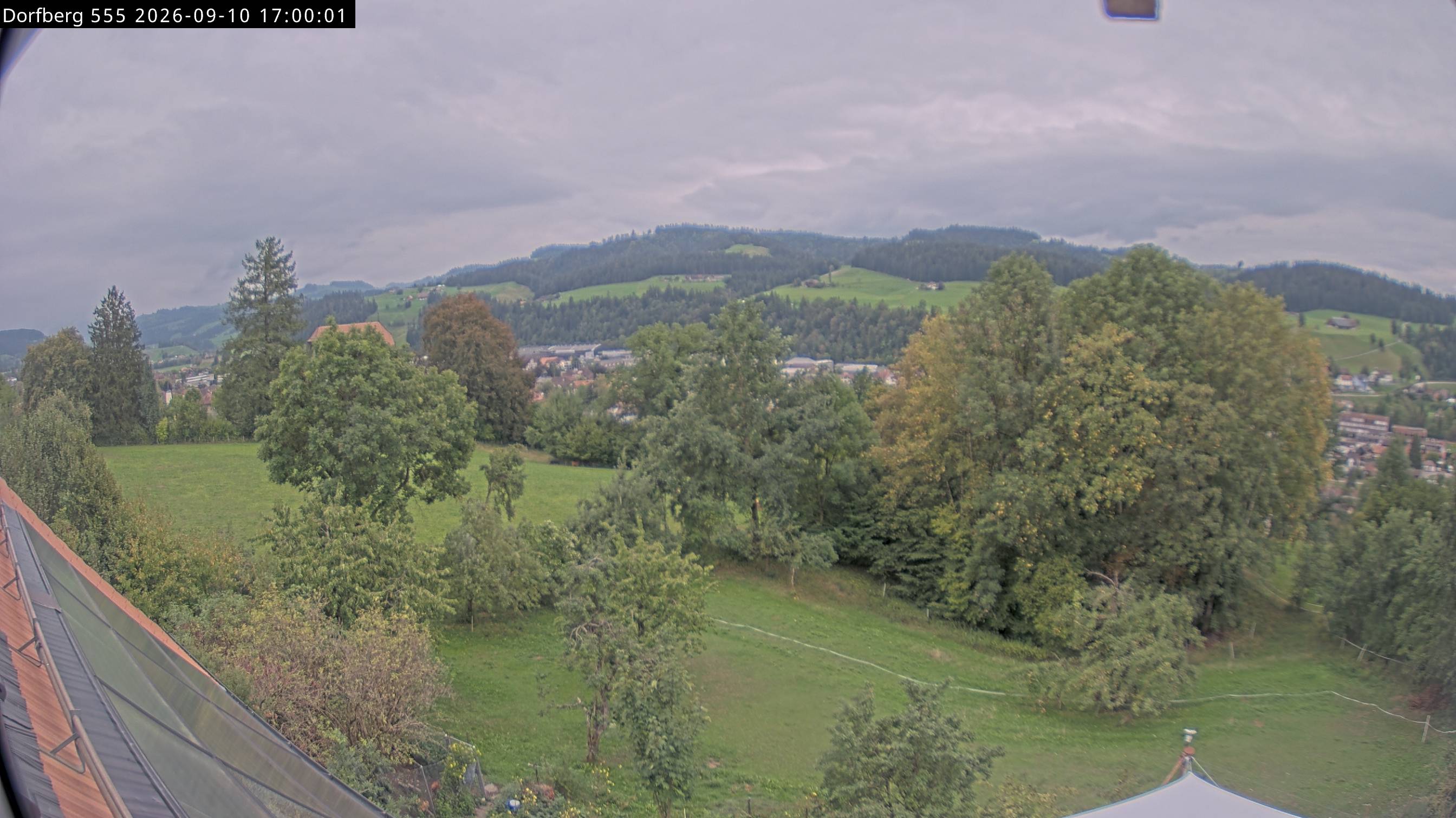 Webcam-Bild: Aussicht vom Dorfberg in Langnau 20260910-170000