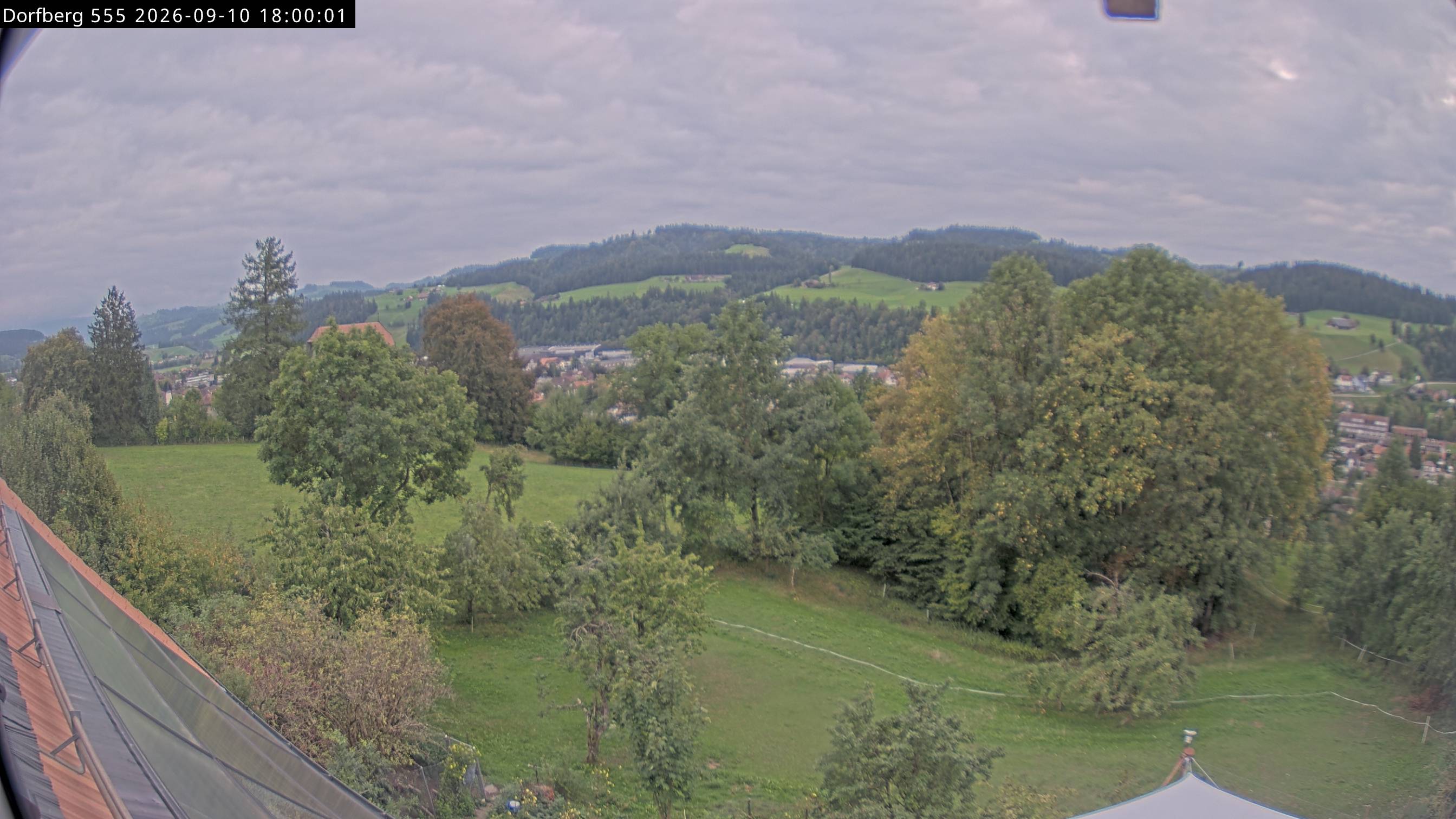 Webcam-Bild: Aussicht vom Dorfberg in Langnau 20260910-180000