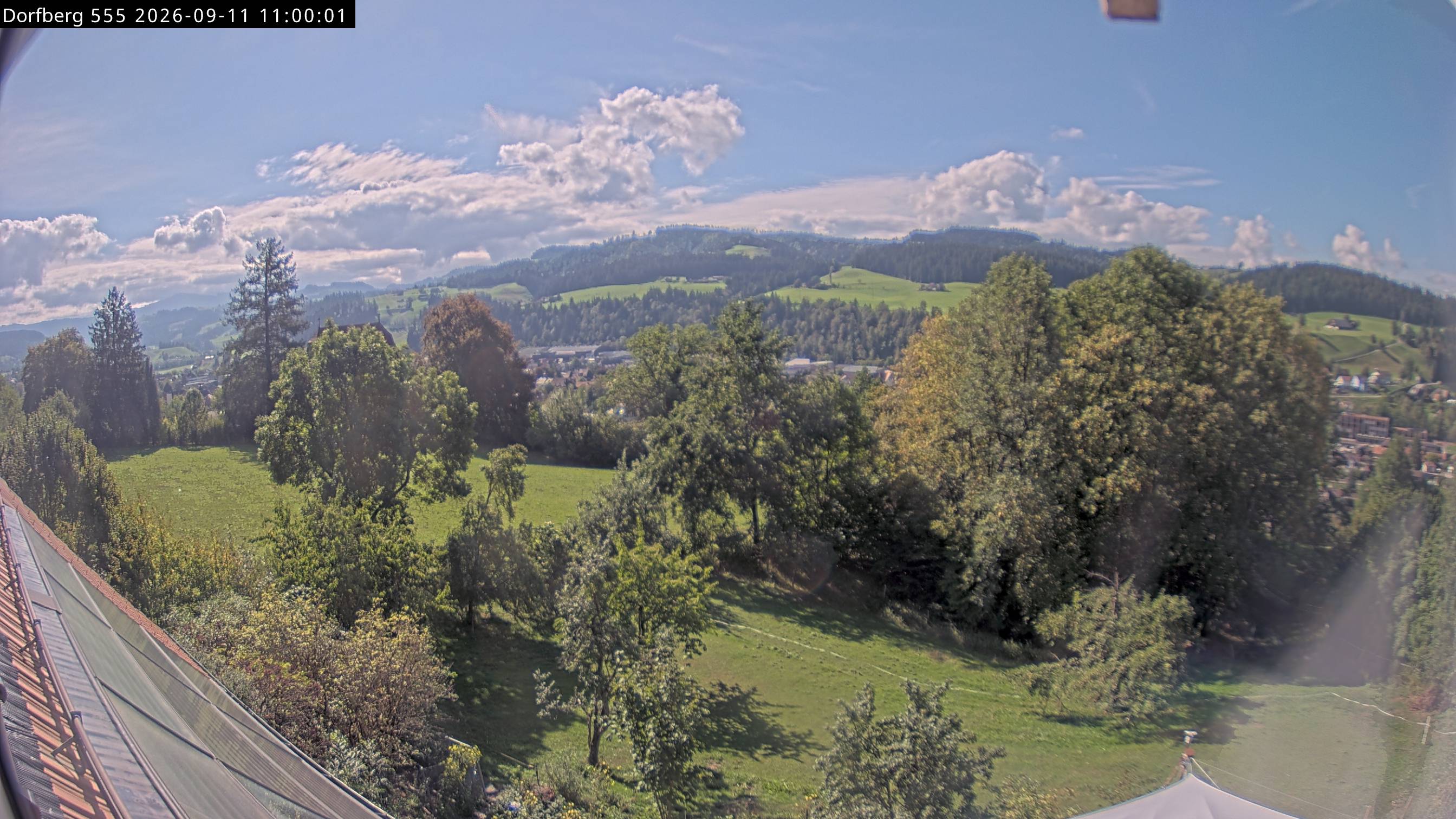 Webcam-Bild: Aussicht vom Dorfberg in Langnau 20260911-110000