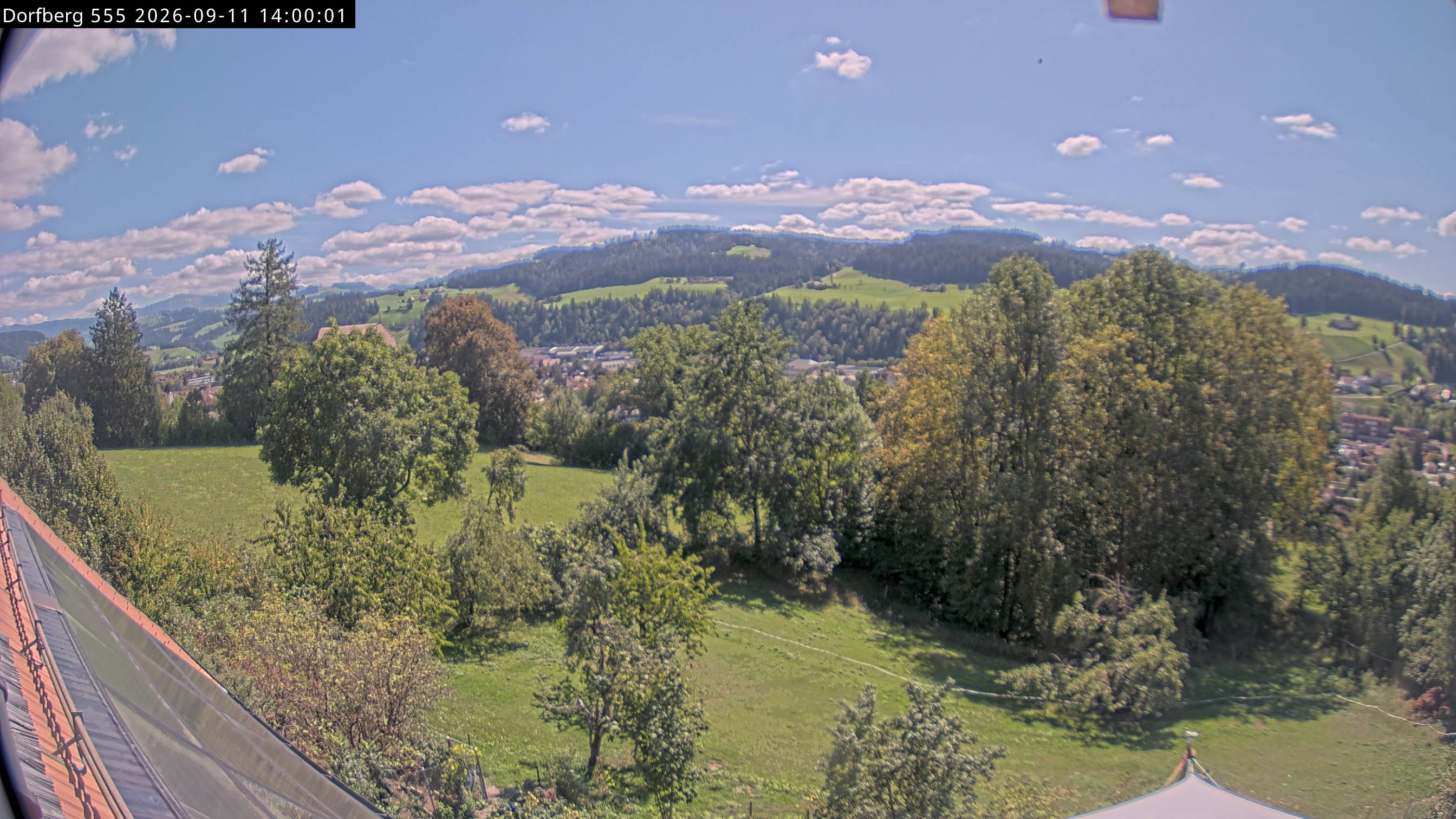 Webcam-Bild: Aussicht vom Dorfberg in Langnau 20260911-140000