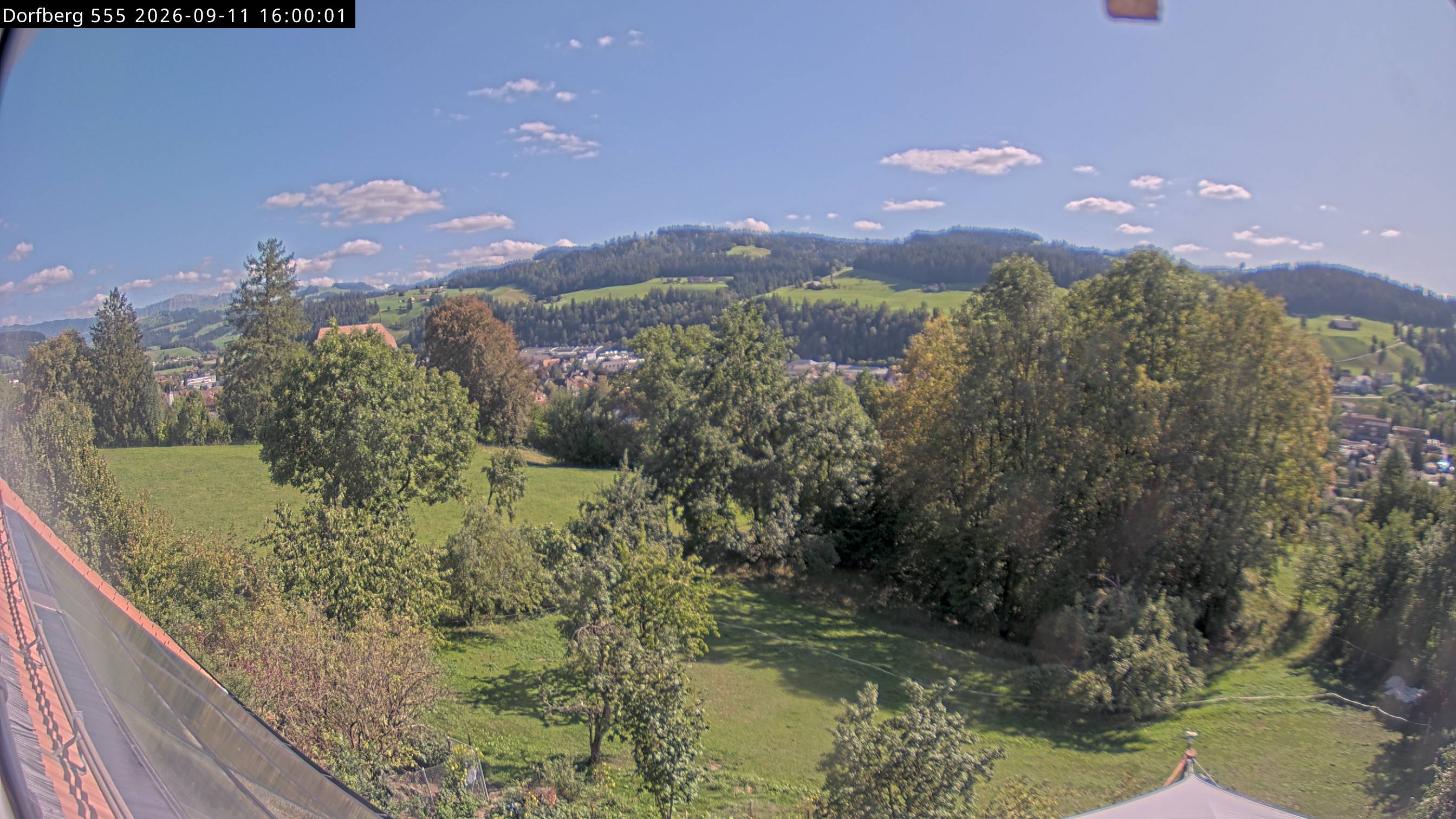 Webcam-Bild: Aussicht vom Dorfberg in Langnau 20260911-160000