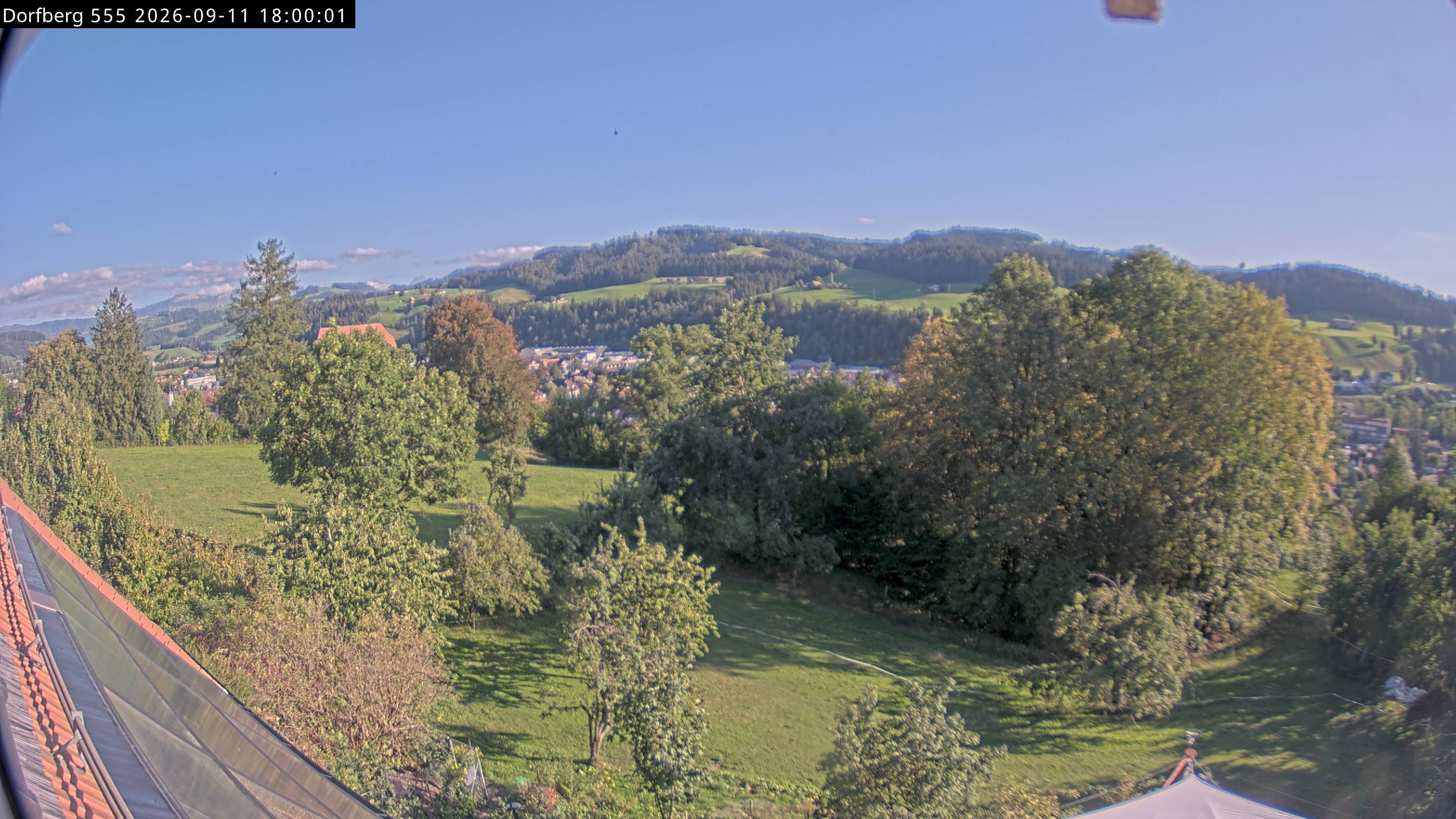 Webcam-Bild: Aussicht vom Dorfberg in Langnau 20260911-180000