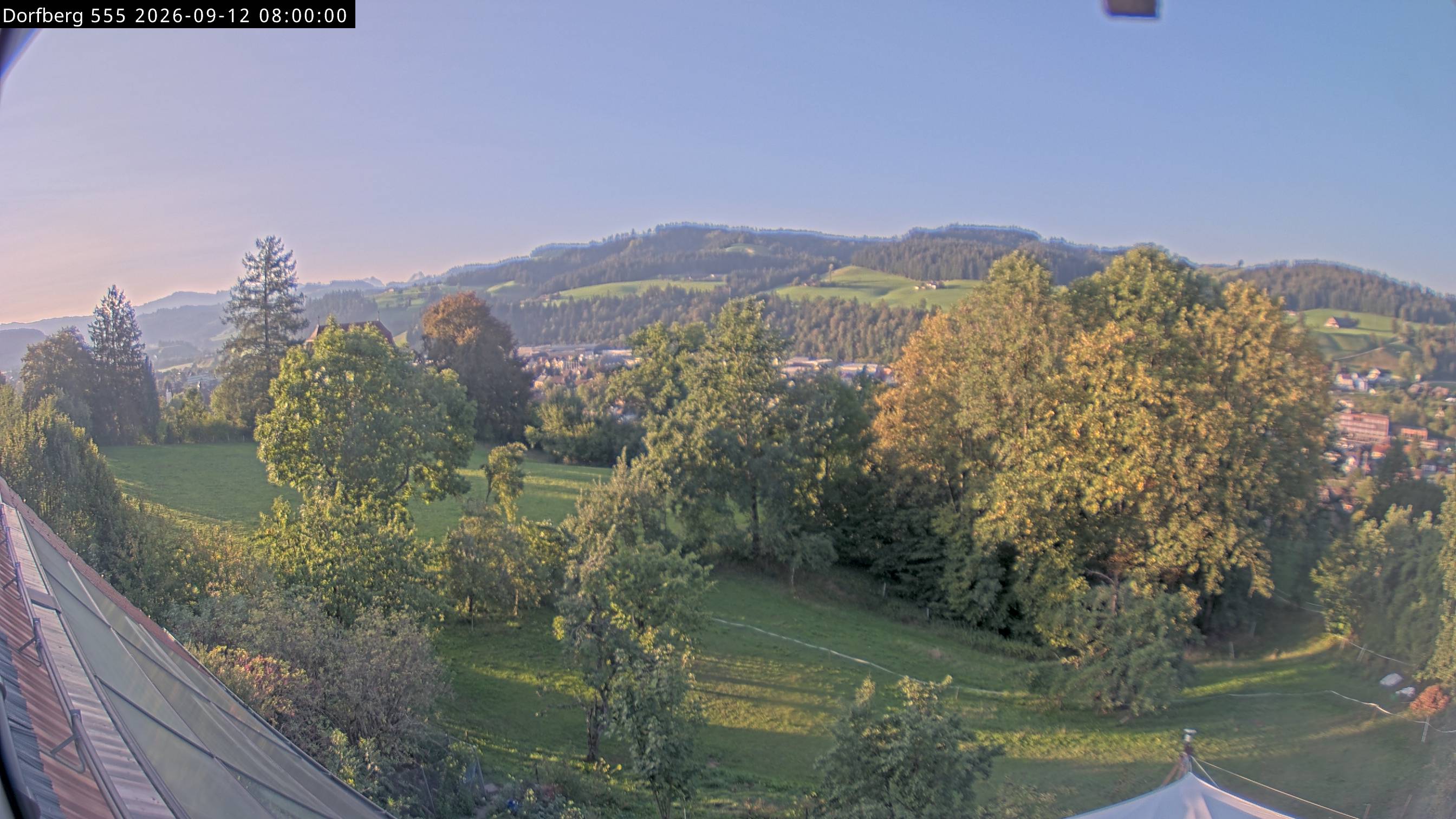 Webcam-Bild: Aussicht vom Dorfberg in Langnau 20260912-080000