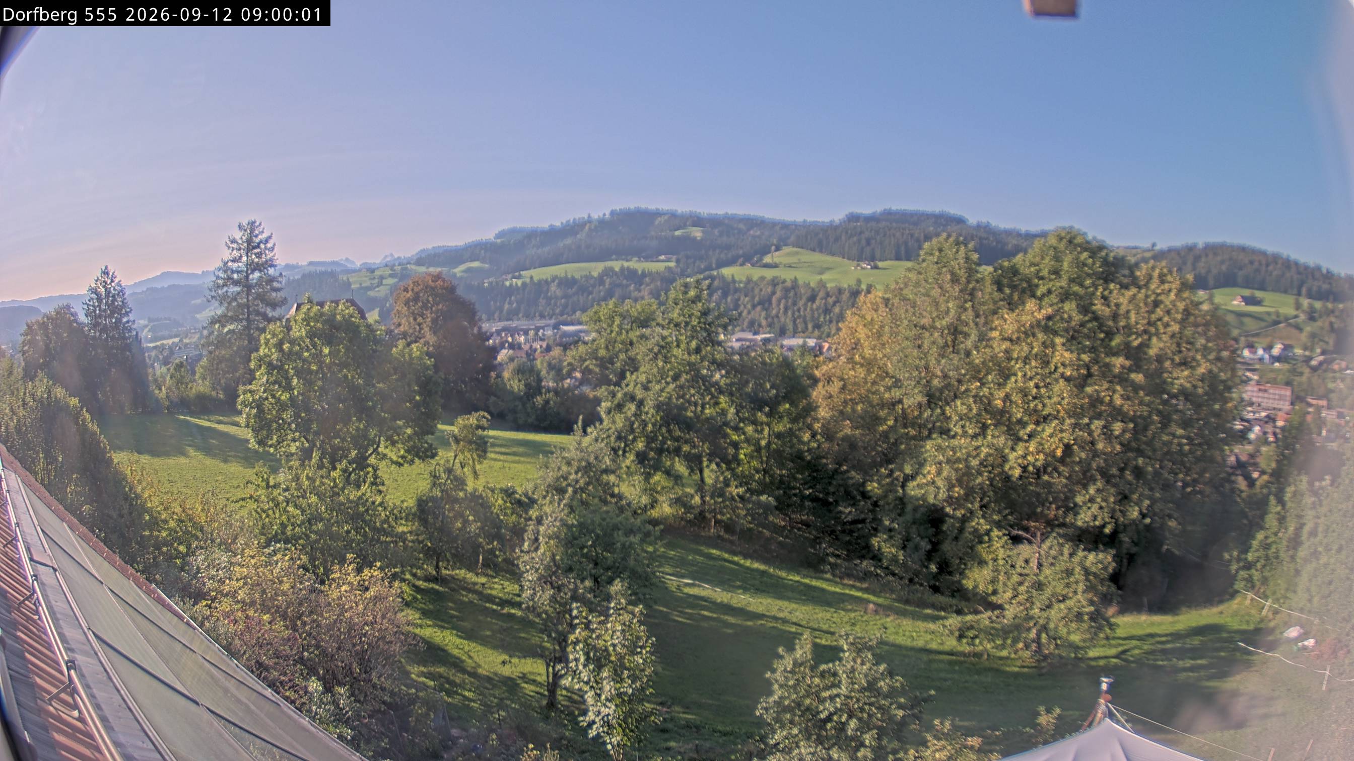 Webcam-Bild: Aussicht vom Dorfberg in Langnau 20260912-090000