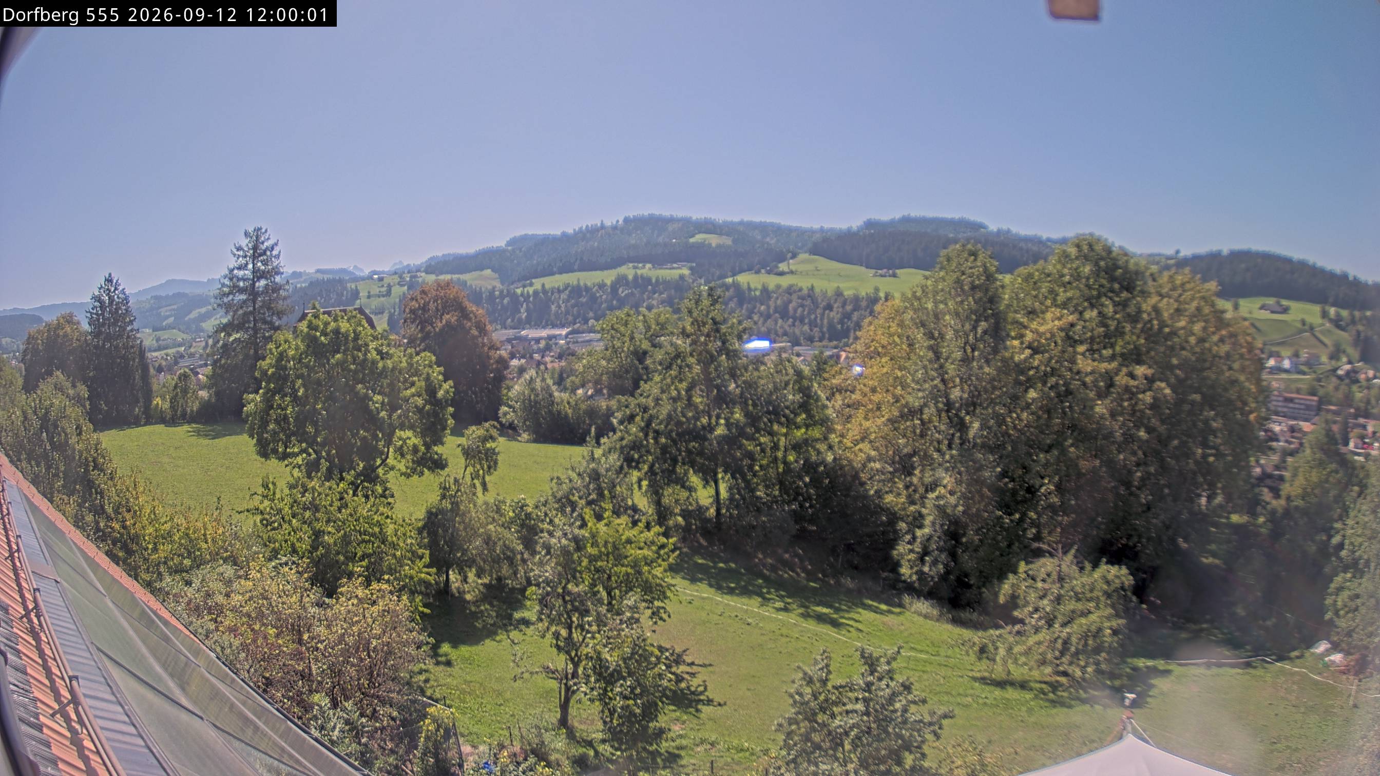 Webcam-Bild: Aussicht vom Dorfberg in Langnau 20260912-120000