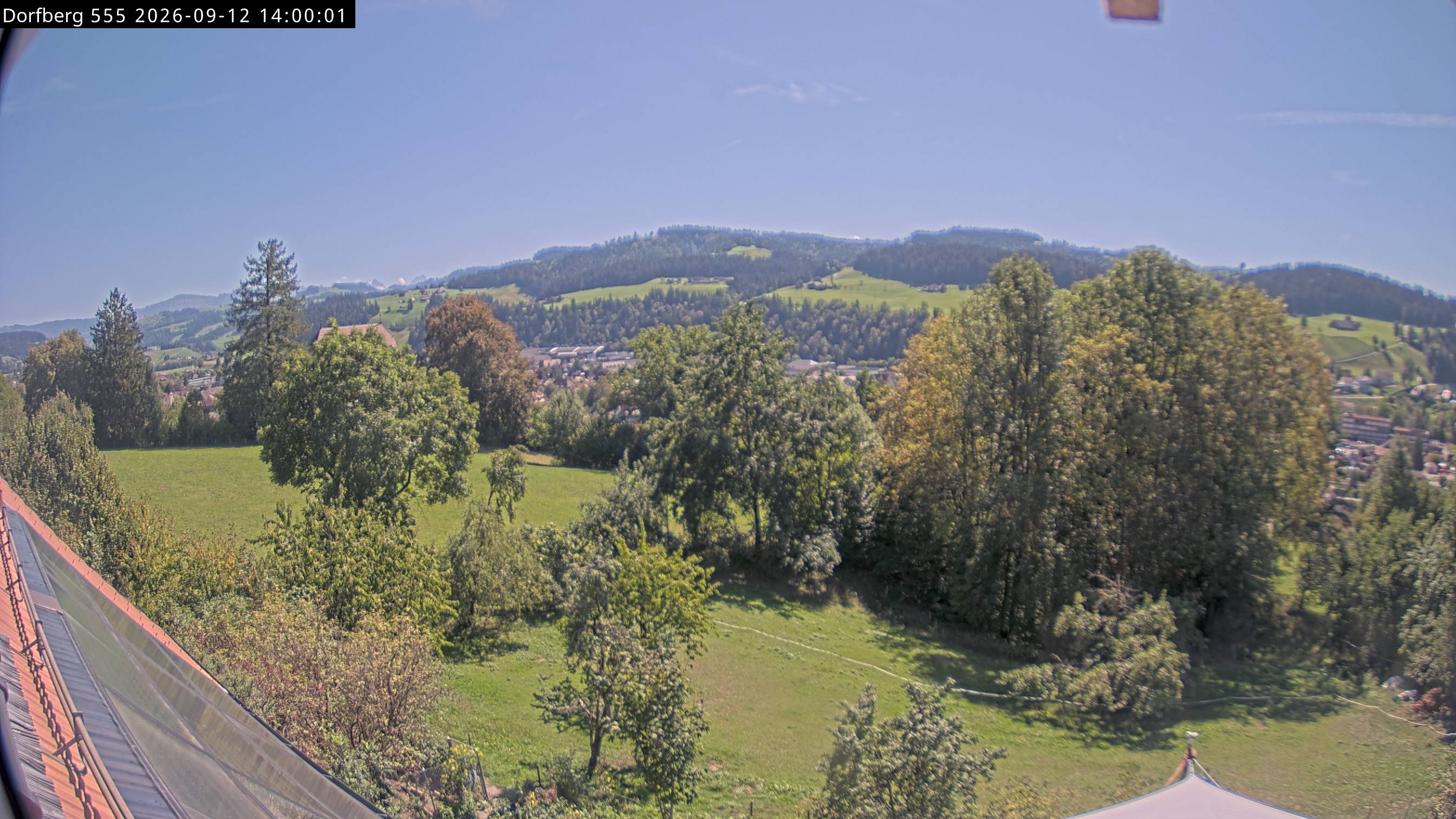 Webcam-Bild: Aussicht vom Dorfberg in Langnau 20260912-140000