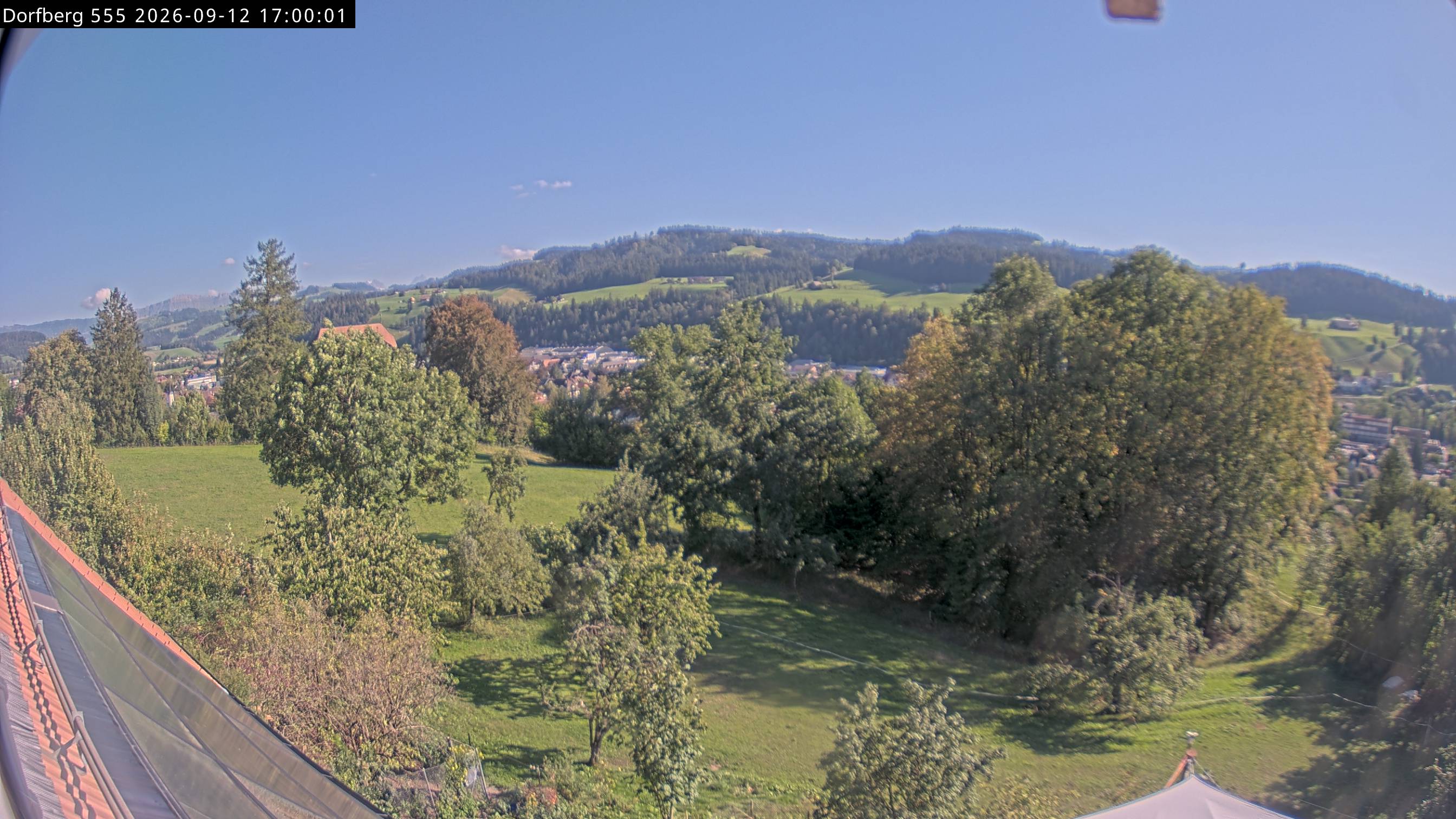 Webcam-Bild: Aussicht vom Dorfberg in Langnau 20260912-170000