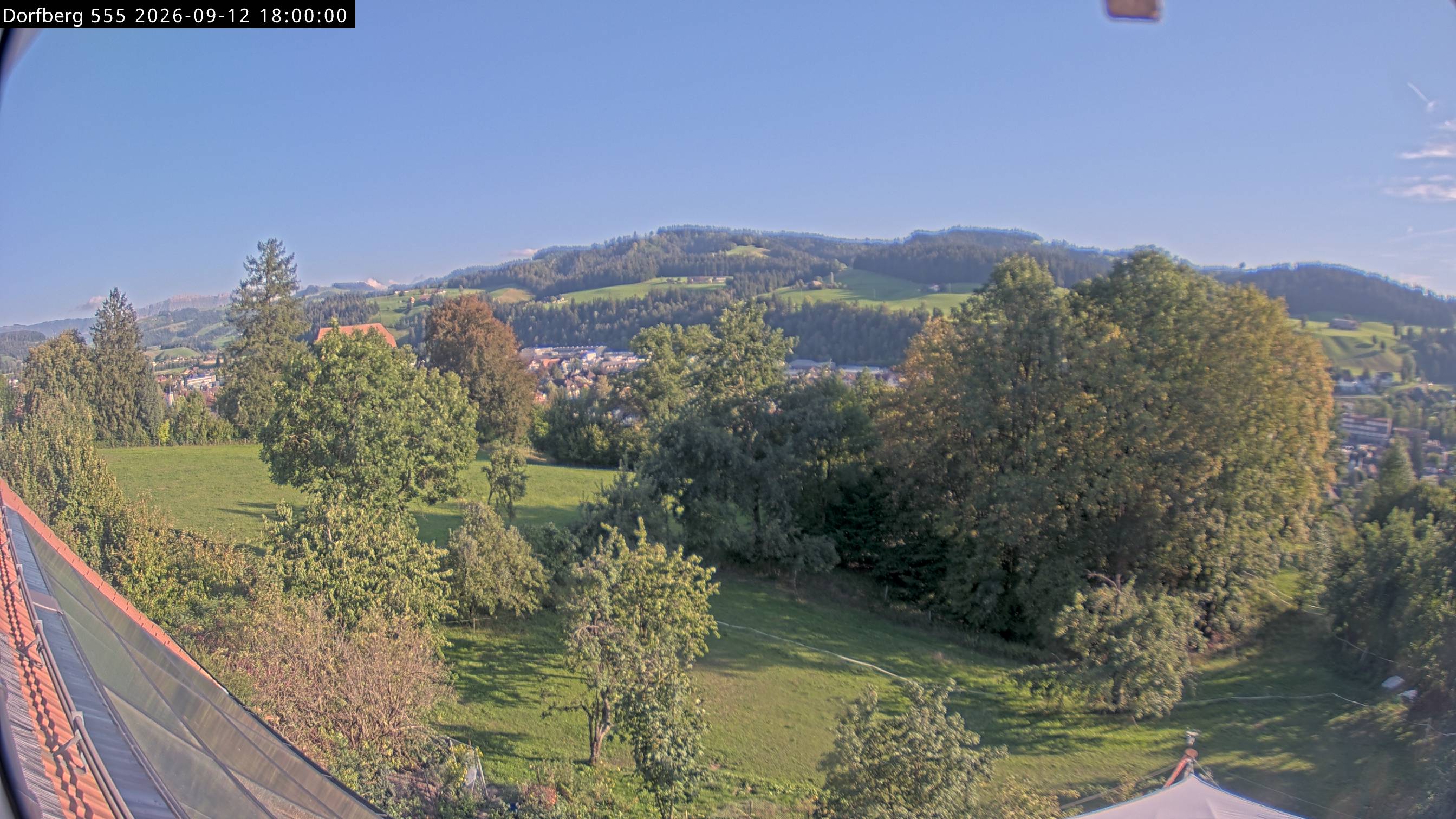 Webcam-Bild: Aussicht vom Dorfberg in Langnau 20260912-180000