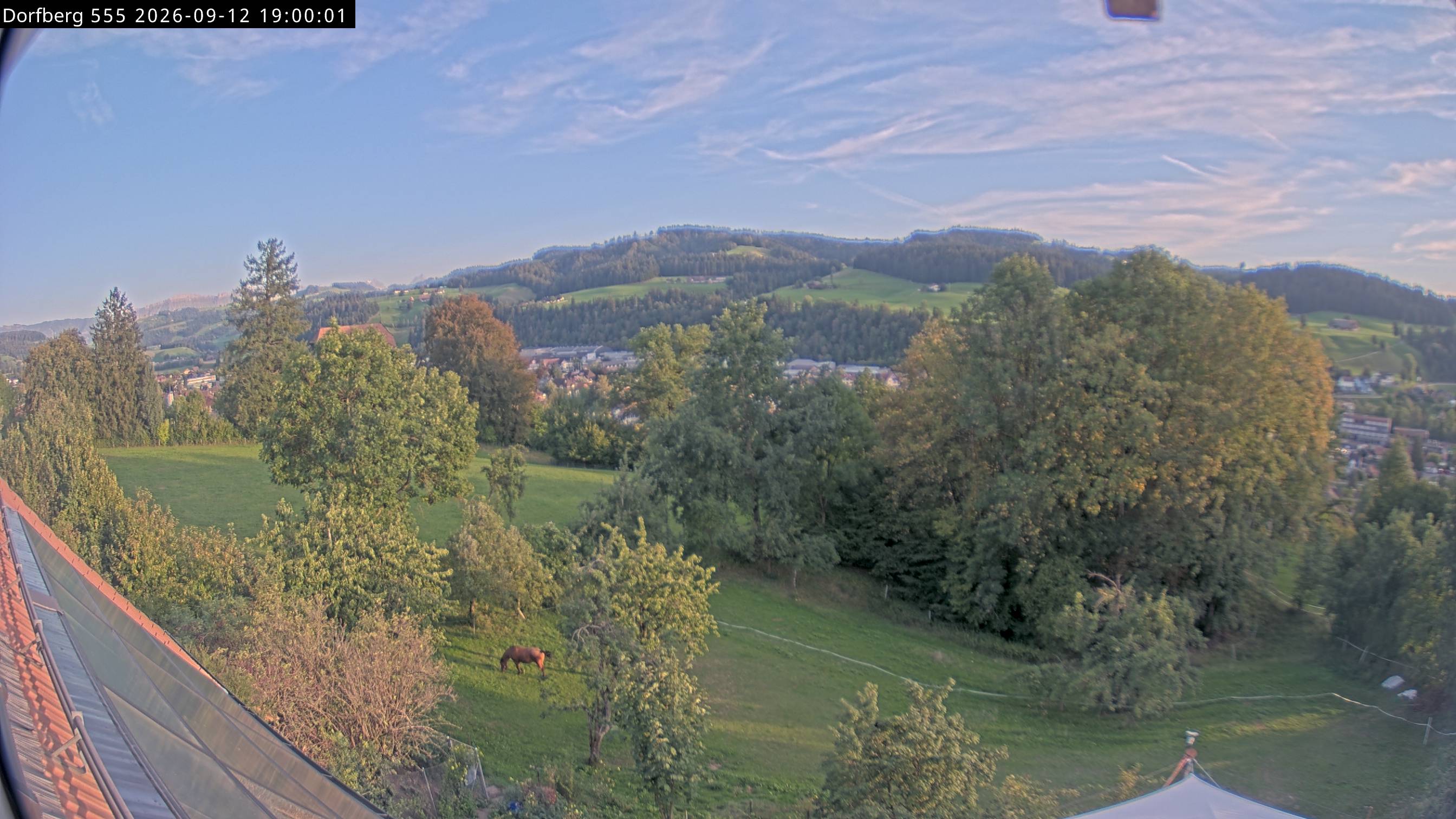 Webcam-Bild: Aussicht vom Dorfberg in Langnau 20260912-190000