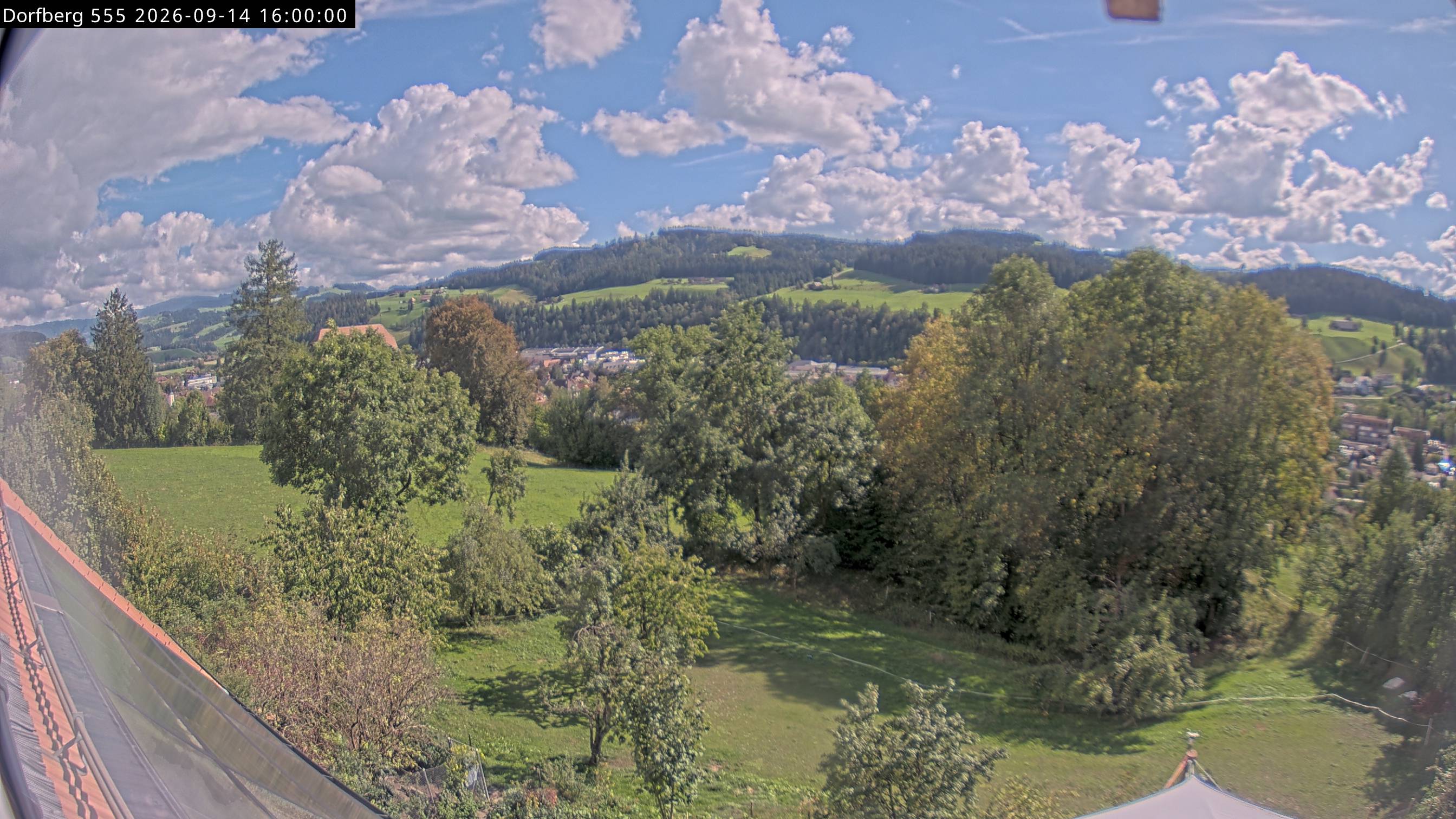 Webcam-Bild: Aussicht vom Dorfberg in Langnau 20260914-160000