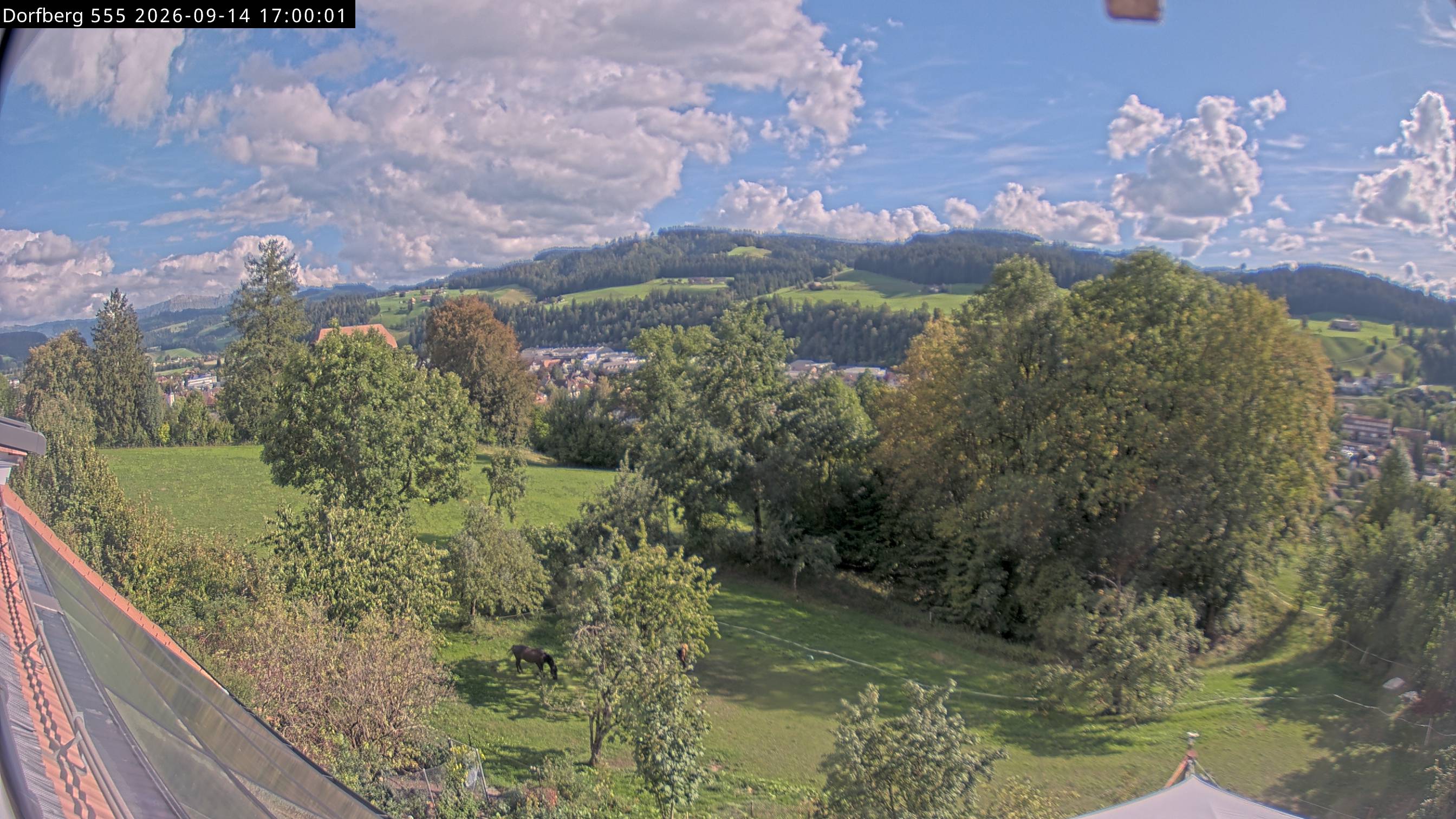 Webcam-Bild: Aussicht vom Dorfberg in Langnau 20260914-170000