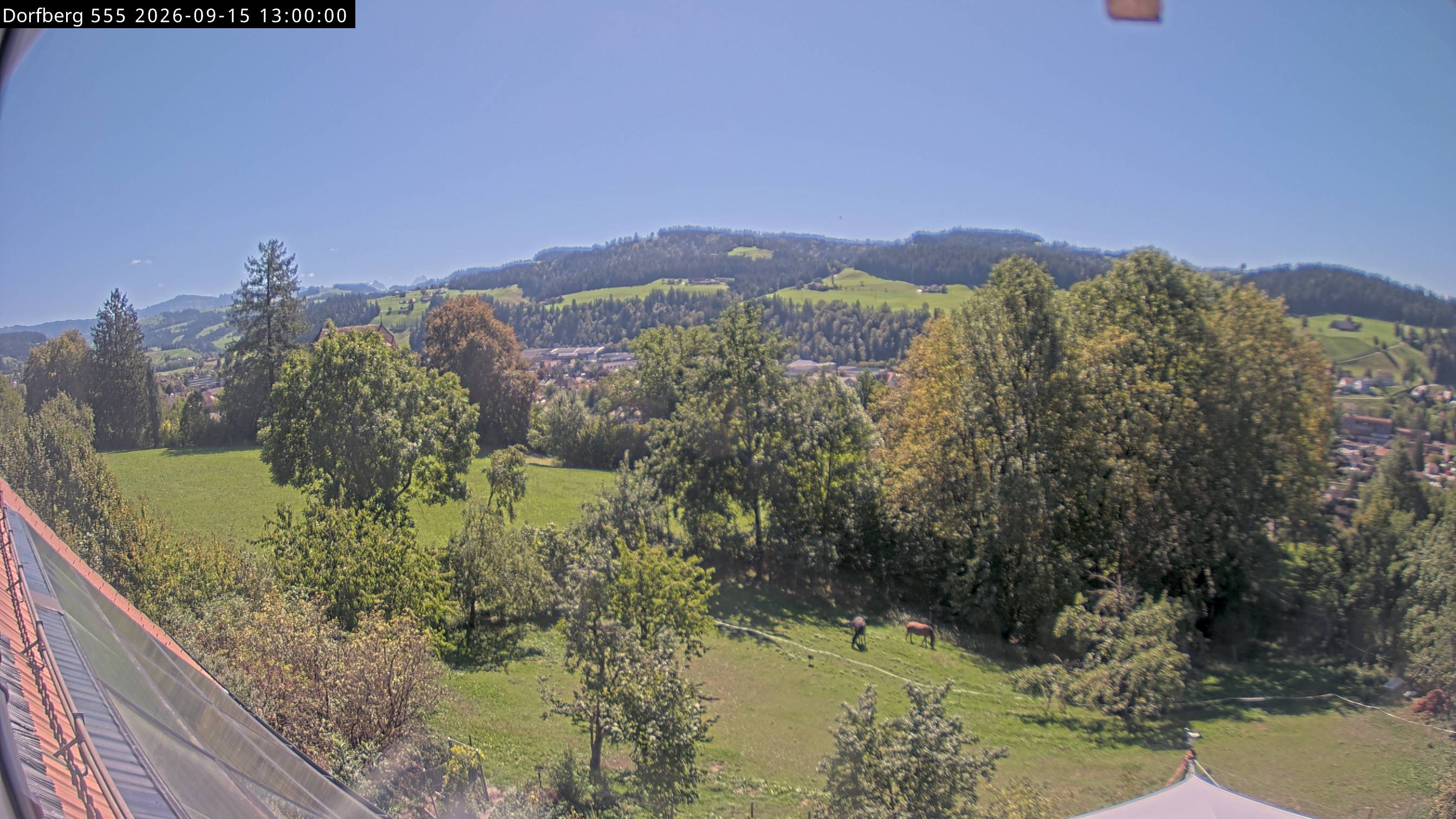 Webcam-Bild: Aussicht vom Dorfberg in Langnau 20260915-130000