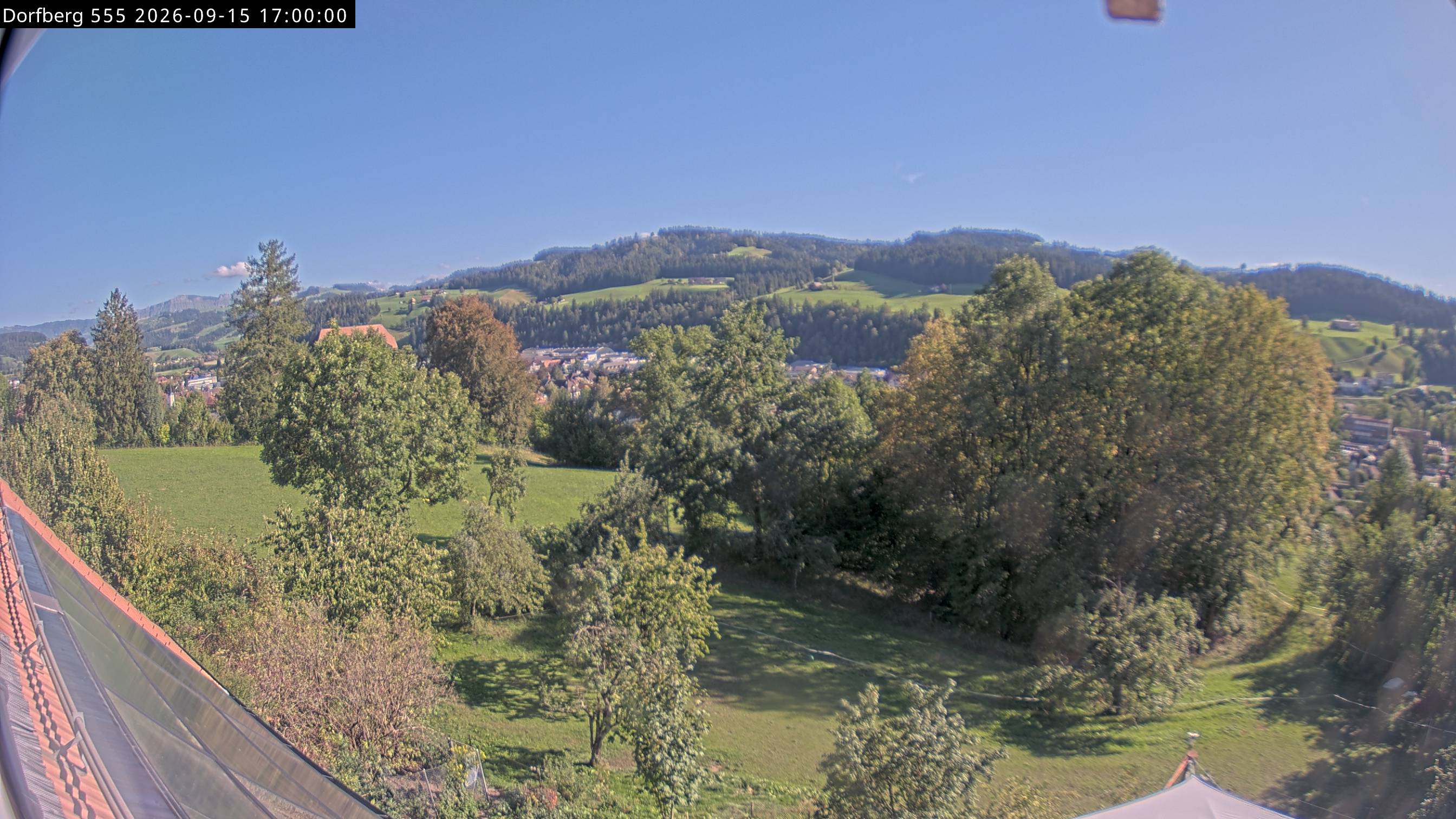 Webcam-Bild: Aussicht vom Dorfberg in Langnau 20260915-170000