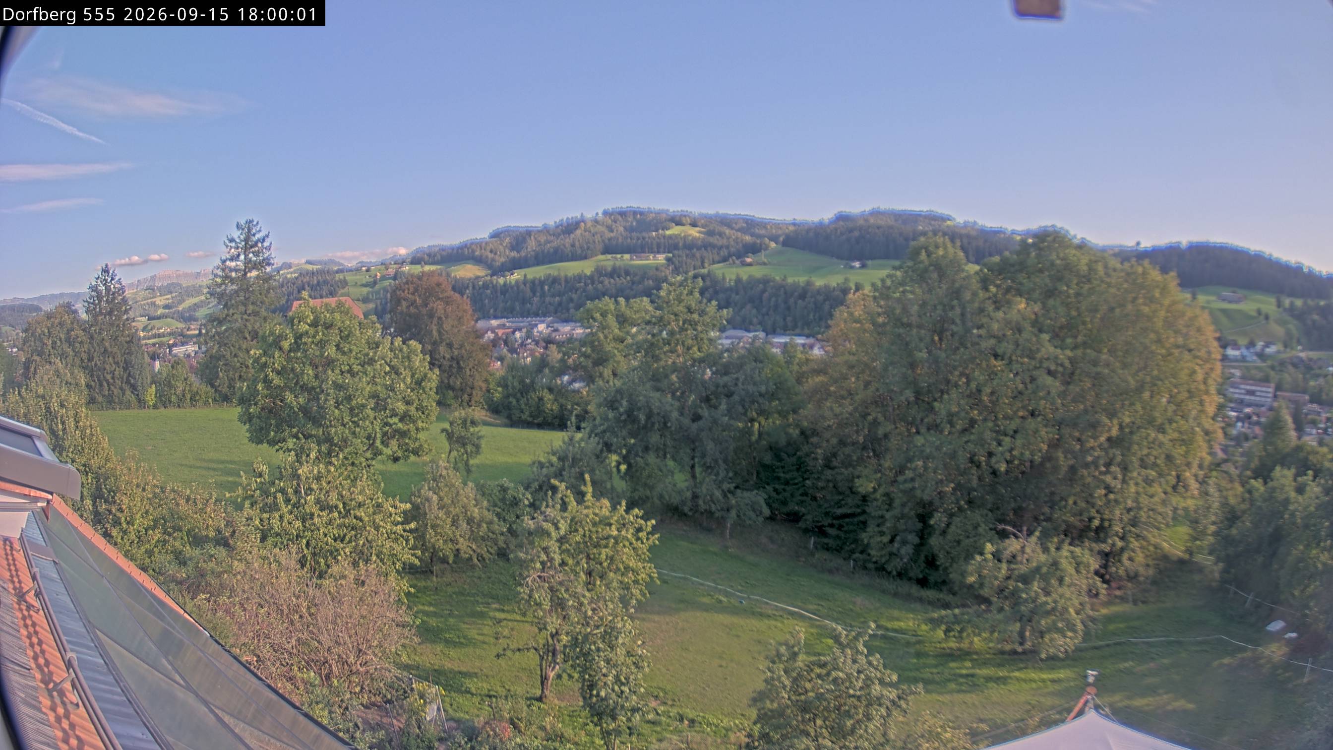 Webcam-Bild: Aussicht vom Dorfberg in Langnau 20260915-180000
