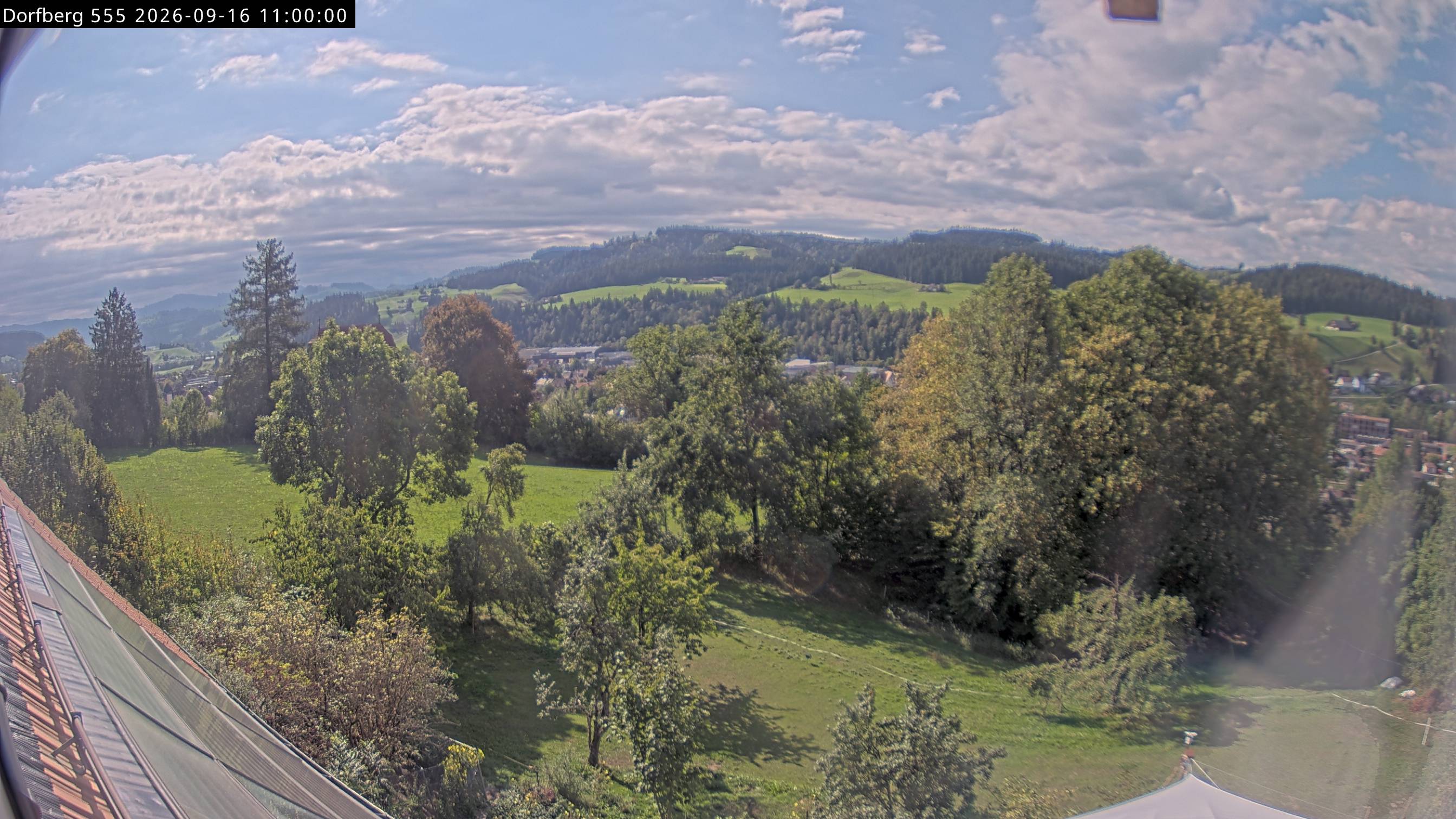 Webcam-Bild: Aussicht vom Dorfberg in Langnau 20260916-110000