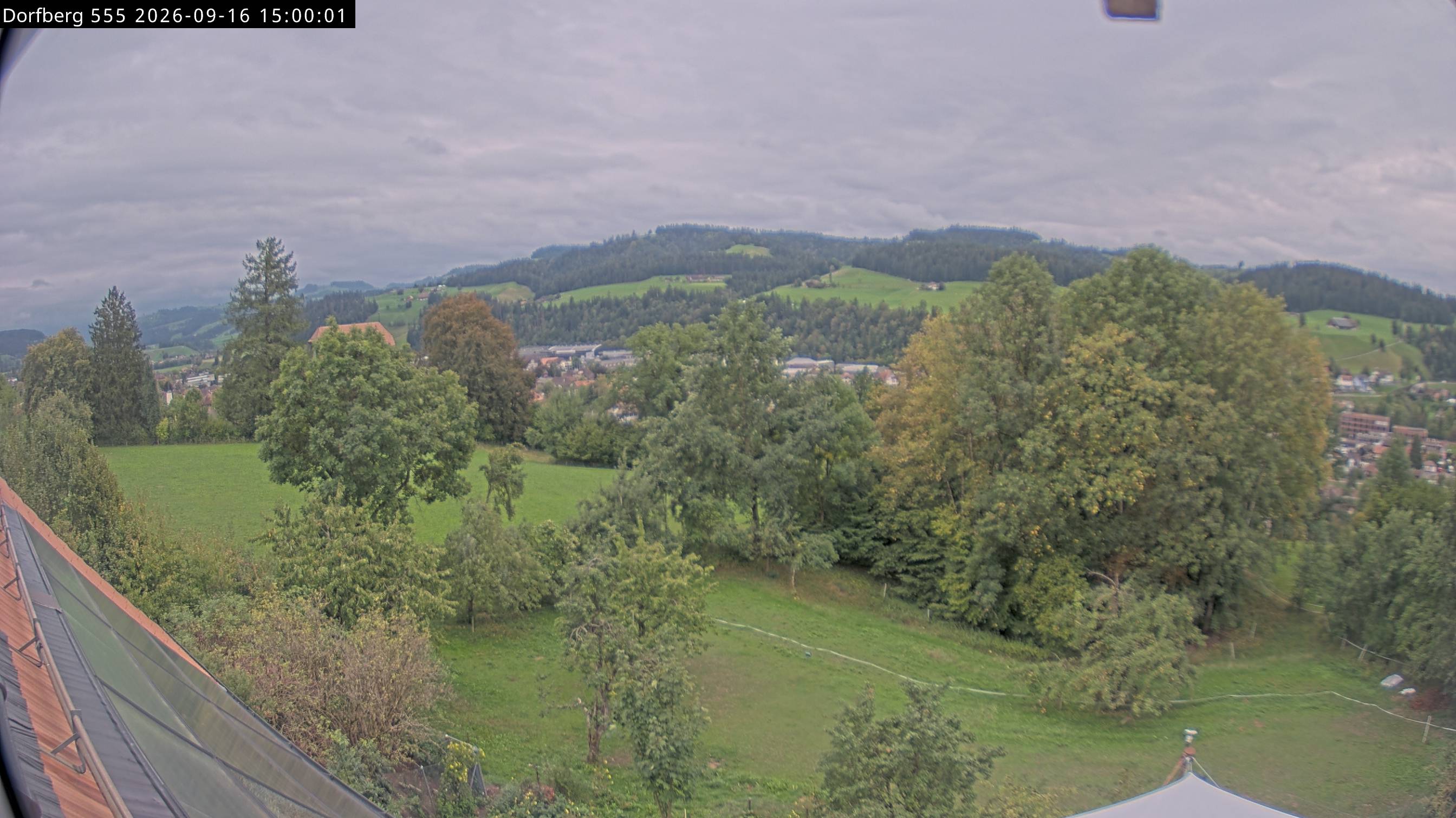 Webcam-Bild: Aussicht vom Dorfberg in Langnau 20260916-150000