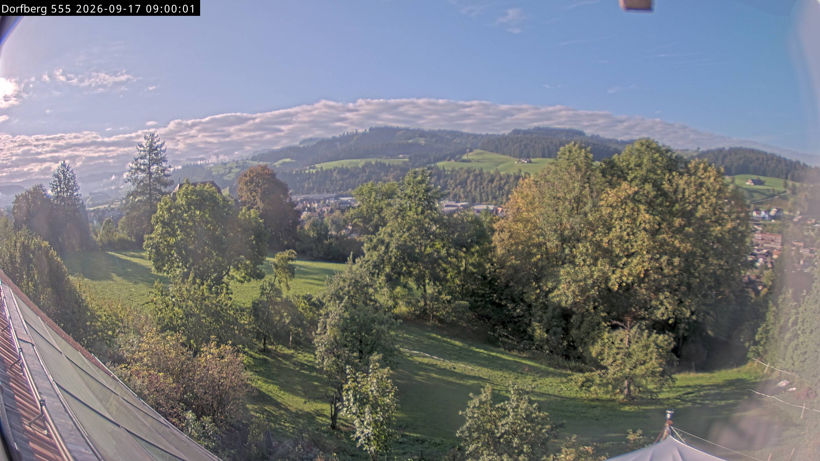 Webcam-Bild: Aussicht vom Dorfberg in Langnau 20260917-090000